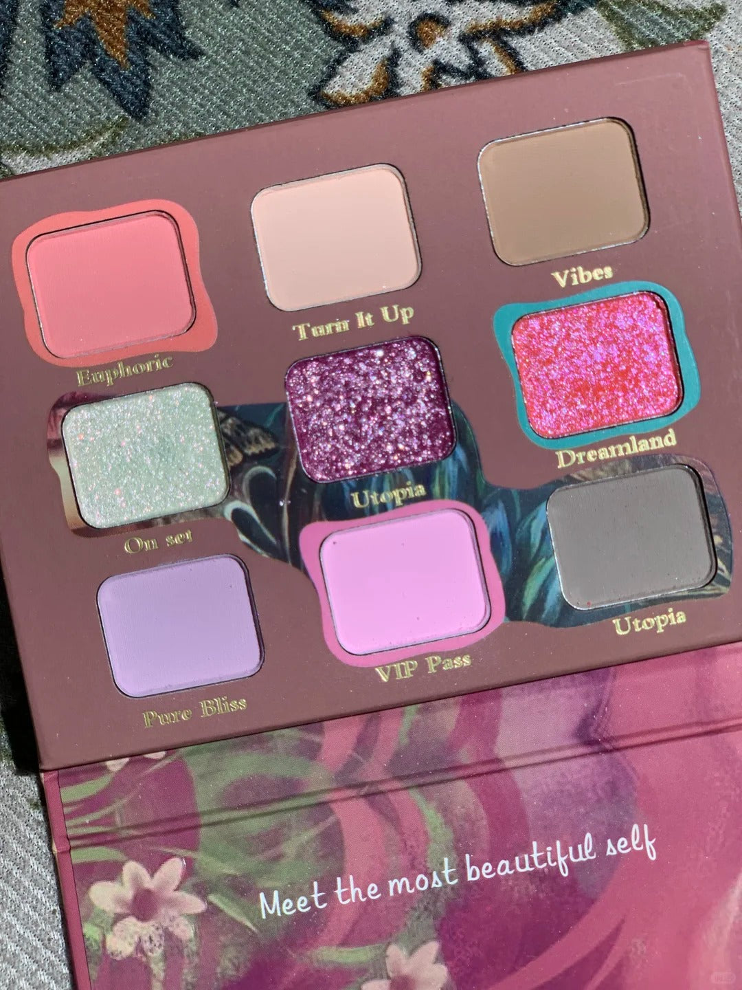 SheenEffect Love In A Dream 9-color Eyeshadow Palette T5806