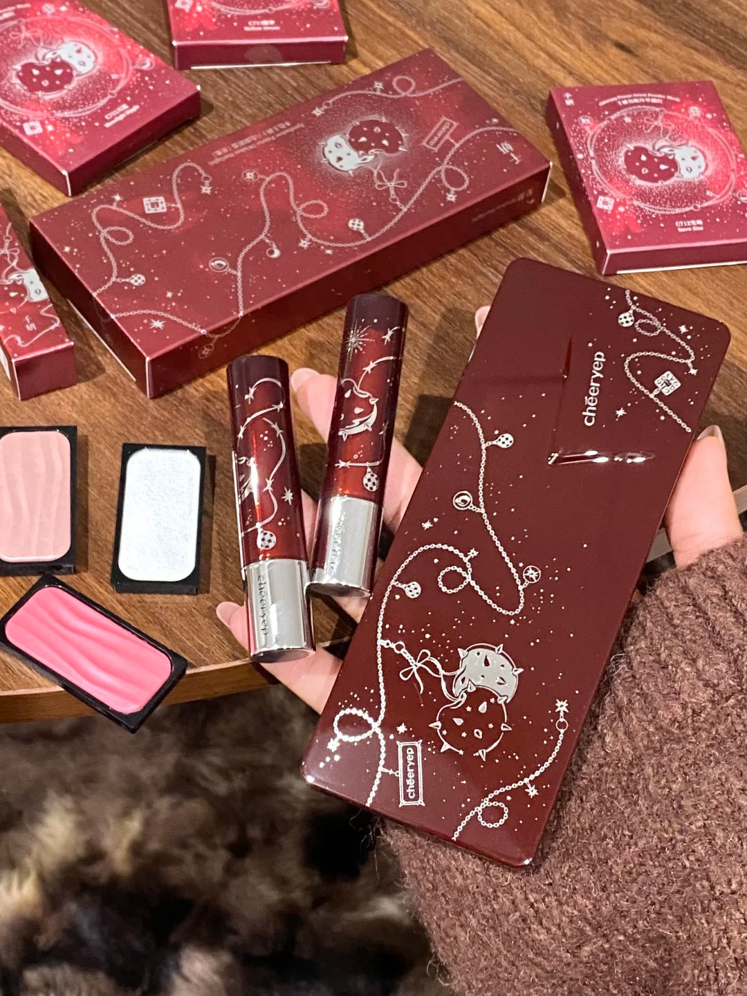 QianYan Christmas Starlight Wishes Collection Eyeshadow & Lipstick & Blusher T5436