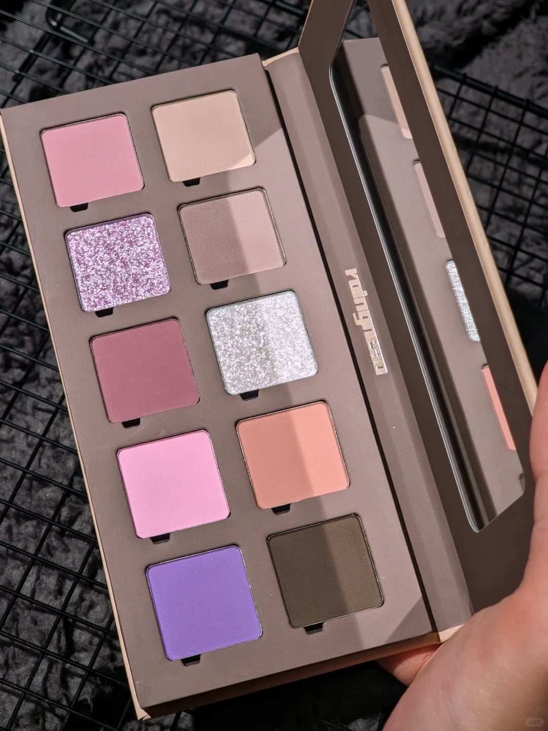 ROINGNEAO Diffuse Fog Smoky Eyeshadow Palette T5400