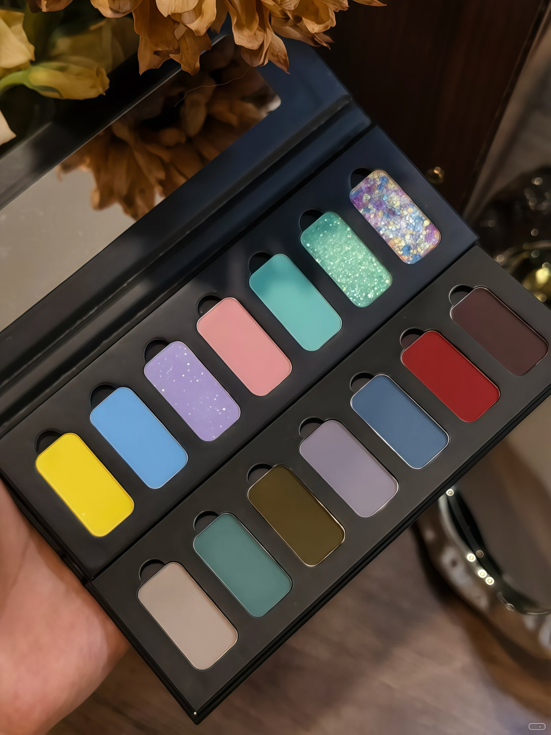 YIZHI Cloud Garden Collection Eyeshadow Palette #Midsummer T5852