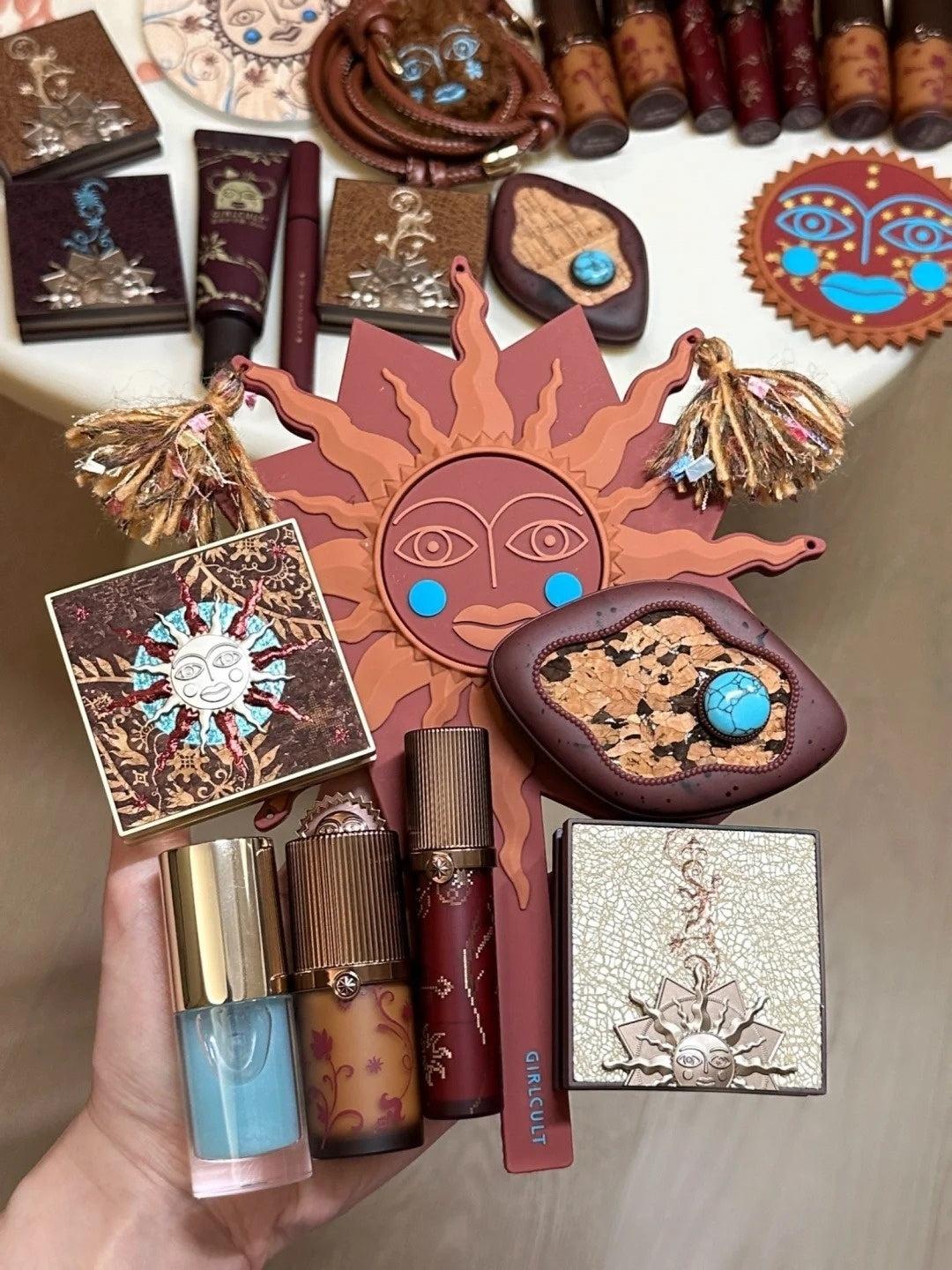 Girlcult Loulan Hippie Collection All-In-One Makeup Gift Box T5963