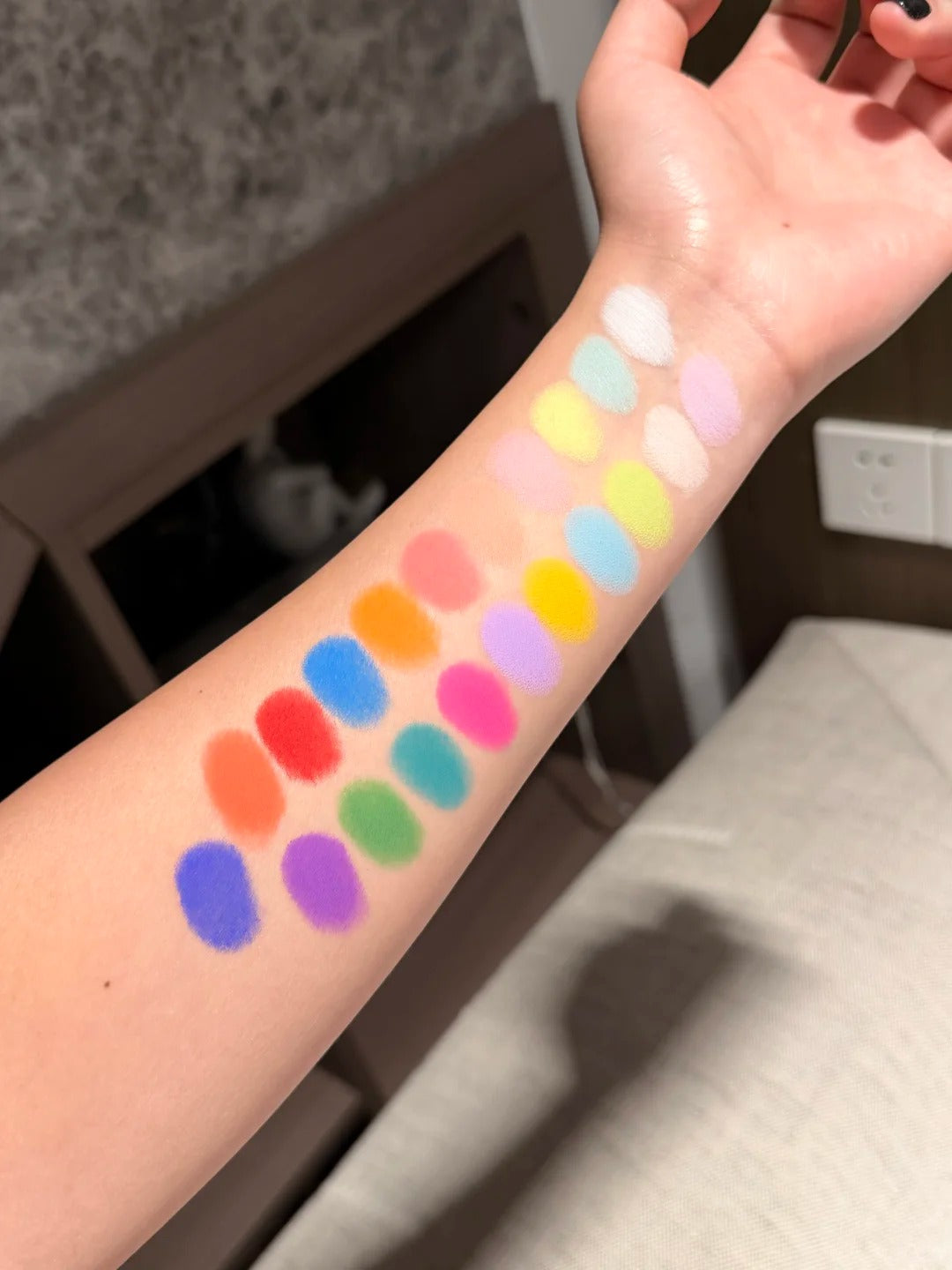 PINK STARLIGHT Color Outburst 21-color Eyeshadow Palette T5946