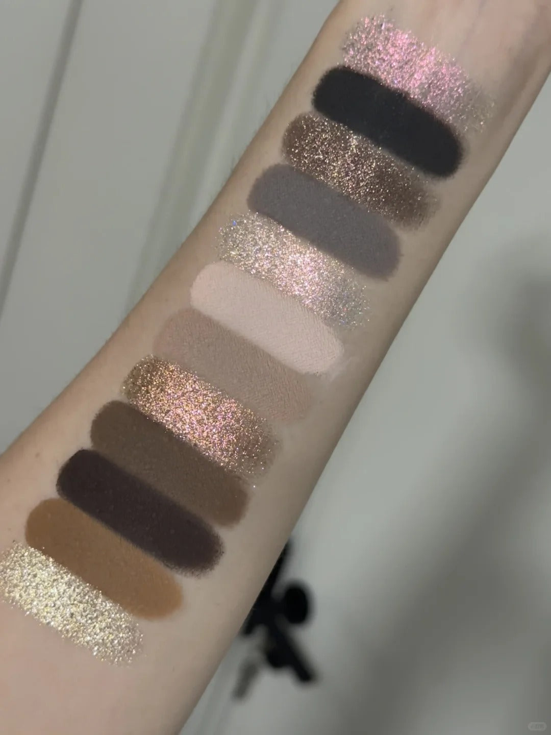 HUAXU Velvet Collection 12-color Chameleon Eyeshadow Palette T4213