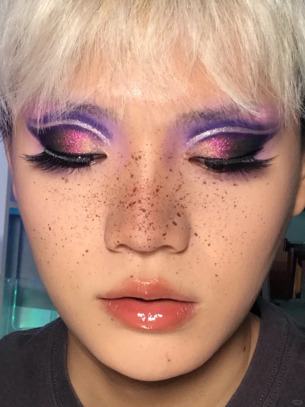 ANTHEMY Butterfly Shadow In Backlight 12-Color Chameleon Eyeshadow Palette (1.0) T4020
