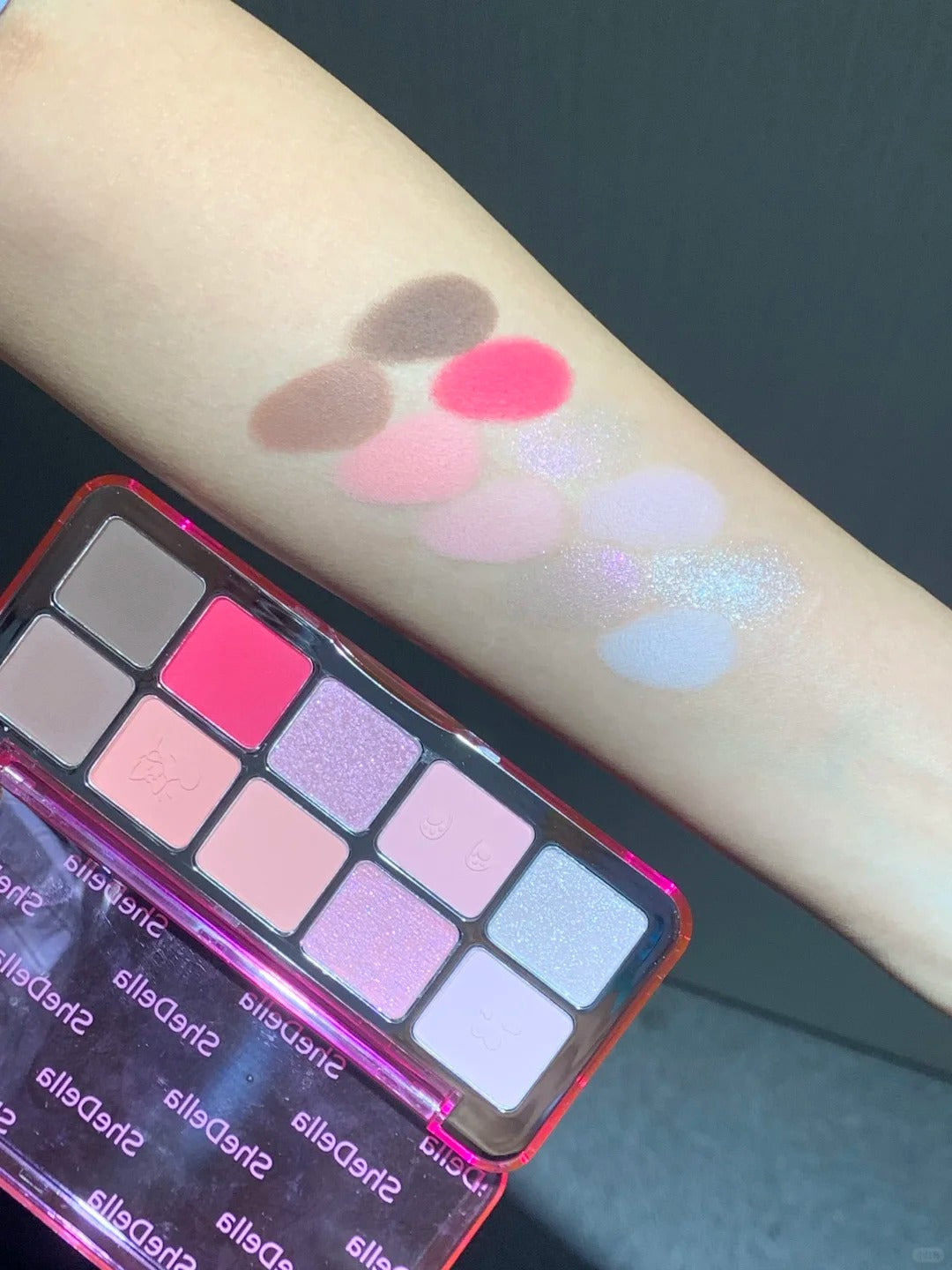 SheDella Cat Collection 10-color Eyeshadow Palette T4442