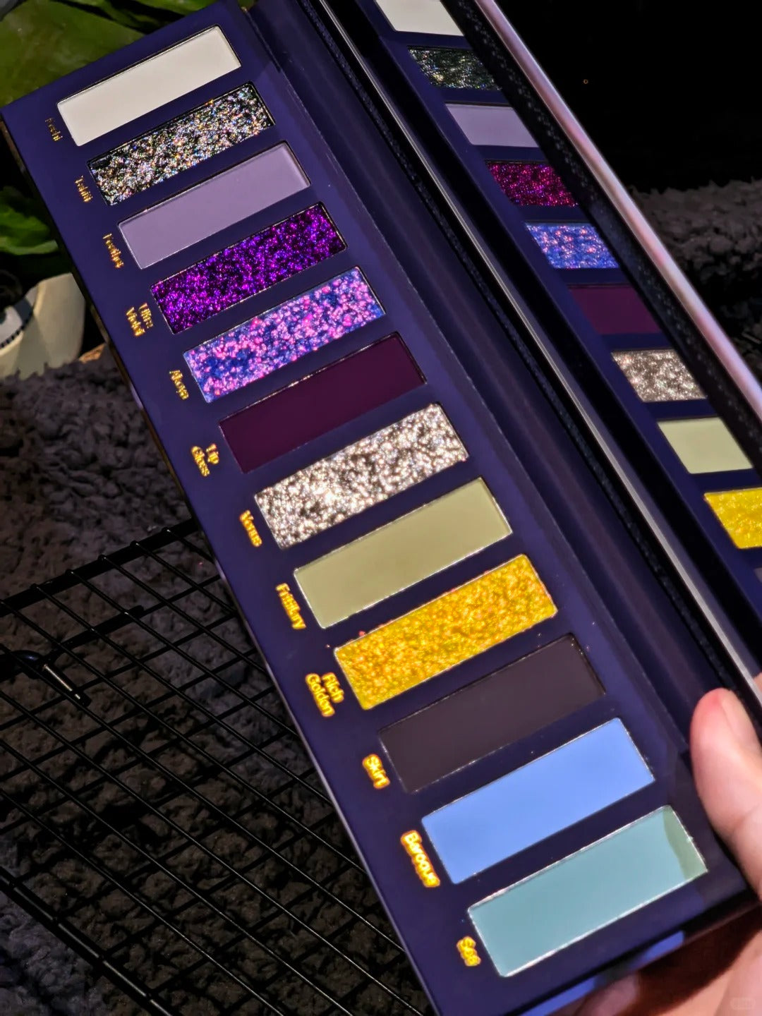 Narimi Pearl 12-Color Chameleon Eyeshadow Palette (10.0) T5799