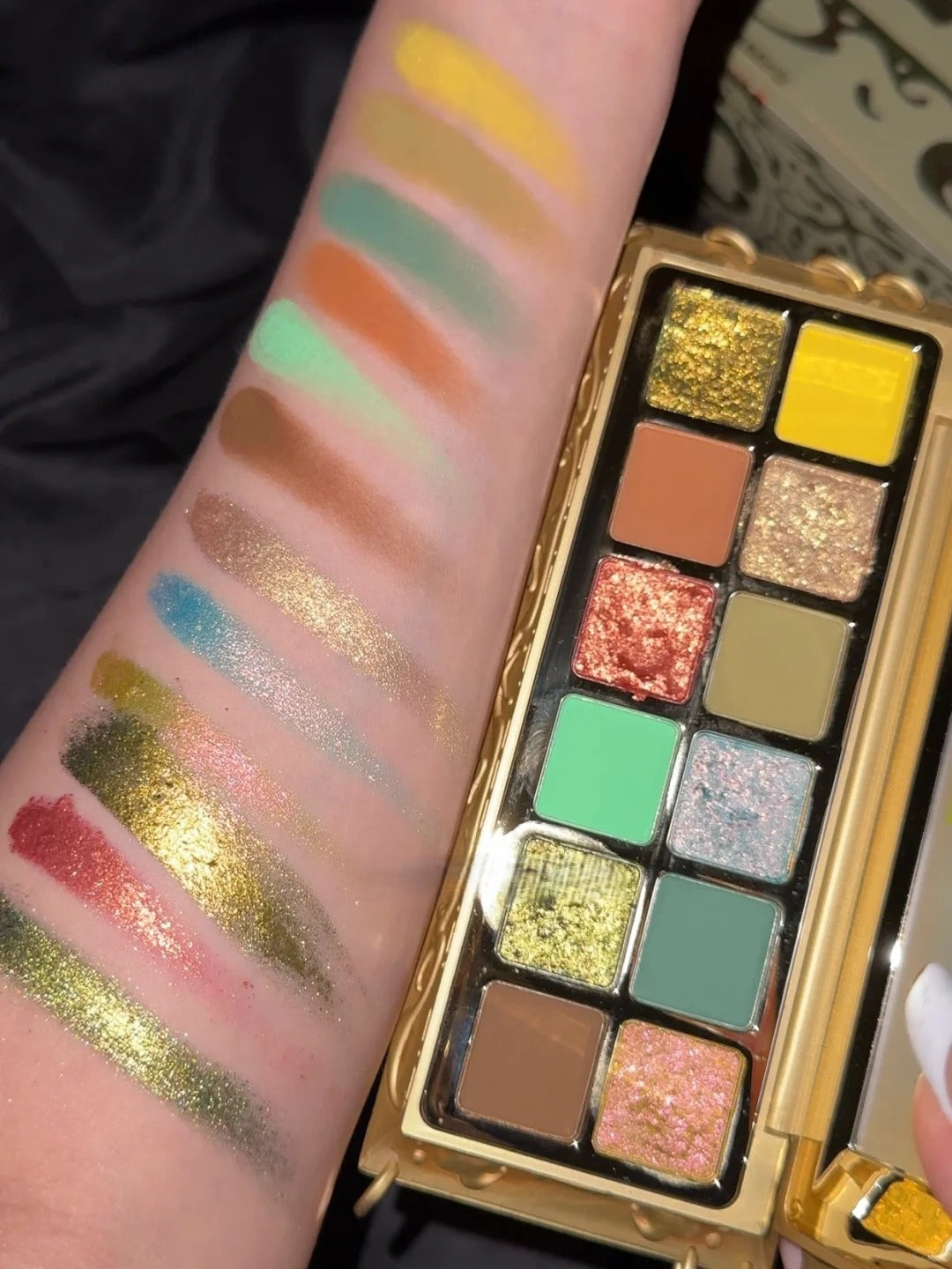 SUGAROCK Mystic Mask 12 Color Eyeshadow Palette T4978