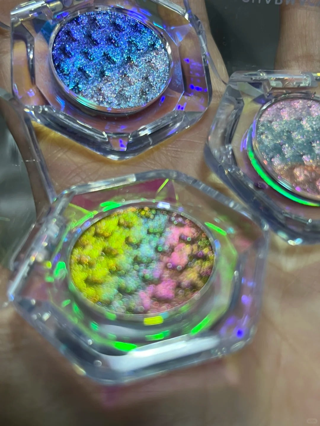 CHARMACY Rainbow Chameleon Diamond Gradient Eyeshadow T4296