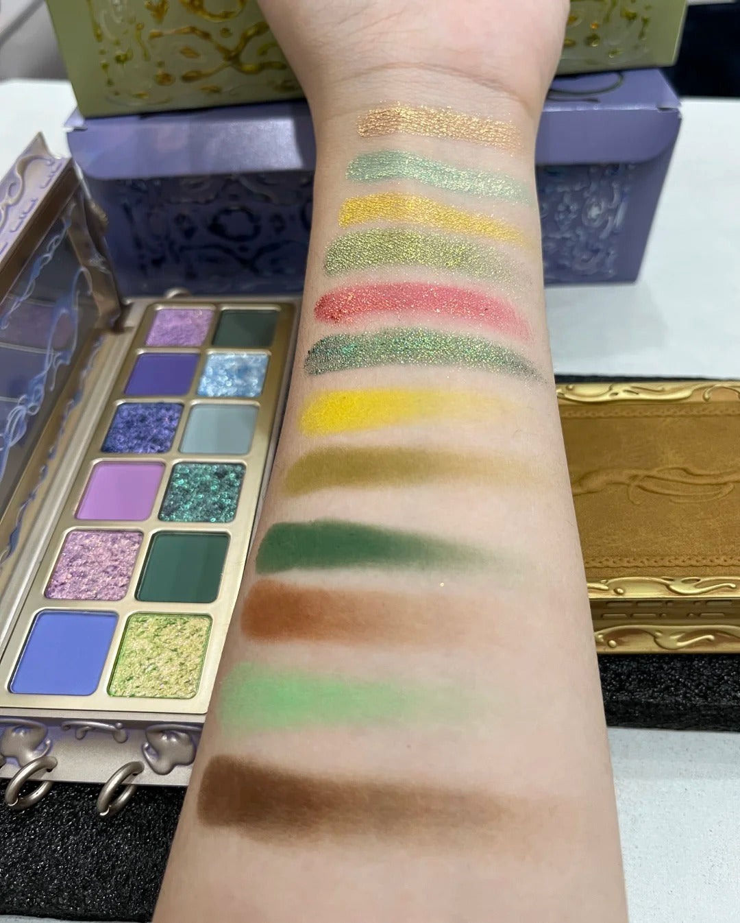 SUGAROCK Luna Lure 12 Color Eyeshadow Palette T4979