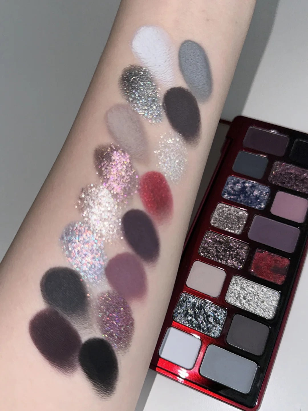 QianYan X Freya86 16-farvet kameleon øjenskyggepalette T4017 