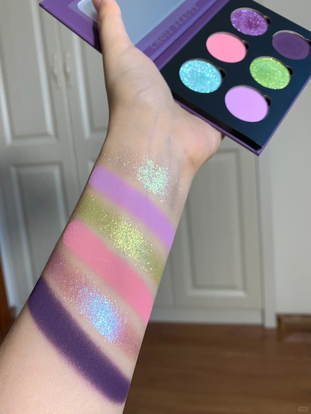 CHOIZ BEAUTY Starry Night 6-Color Chameleon Eyeshadow Palette T4195