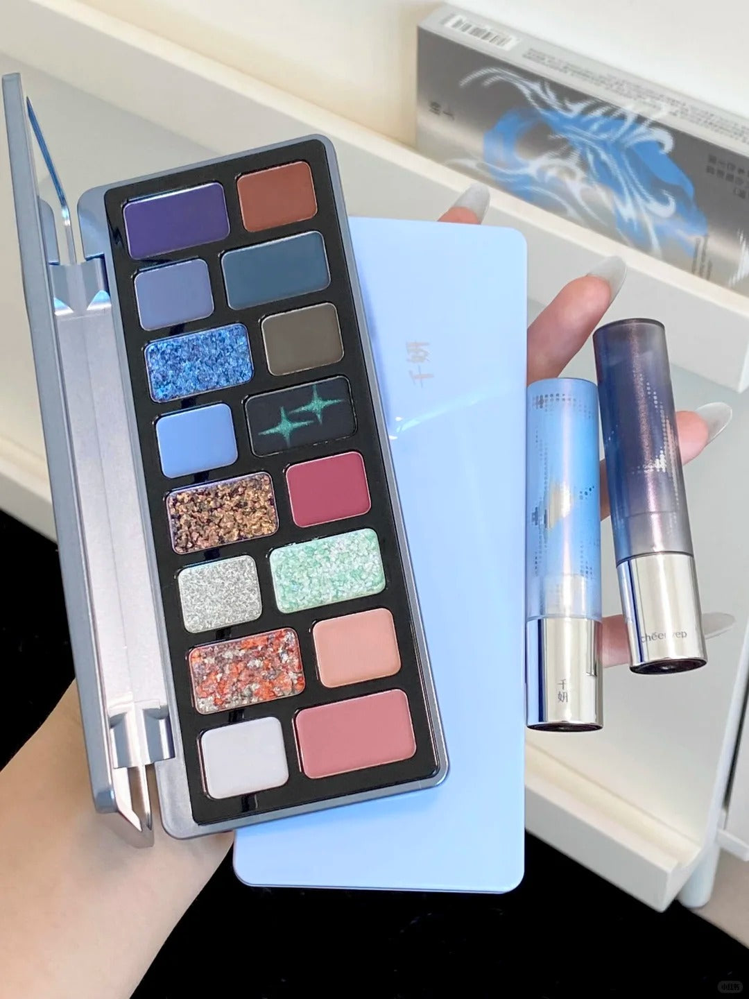 QianYan X Freya86 Breaking Cocoon #Star Core Eyeshadow Palette