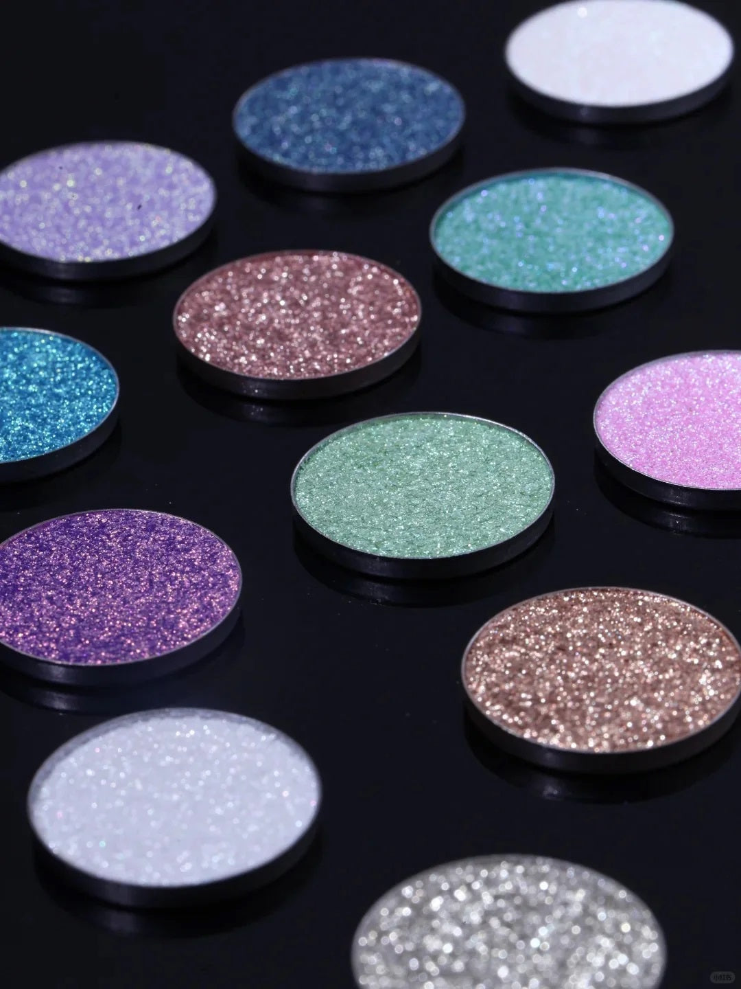 DE'LANCI Sparkling Champagne 4-Color Polarized Holographic Eyeshadow Palette T4229