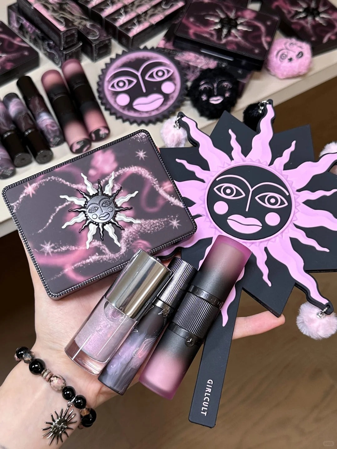 Girlcult Peach Blossom Utopia Collection Makeup Gift Box T5696