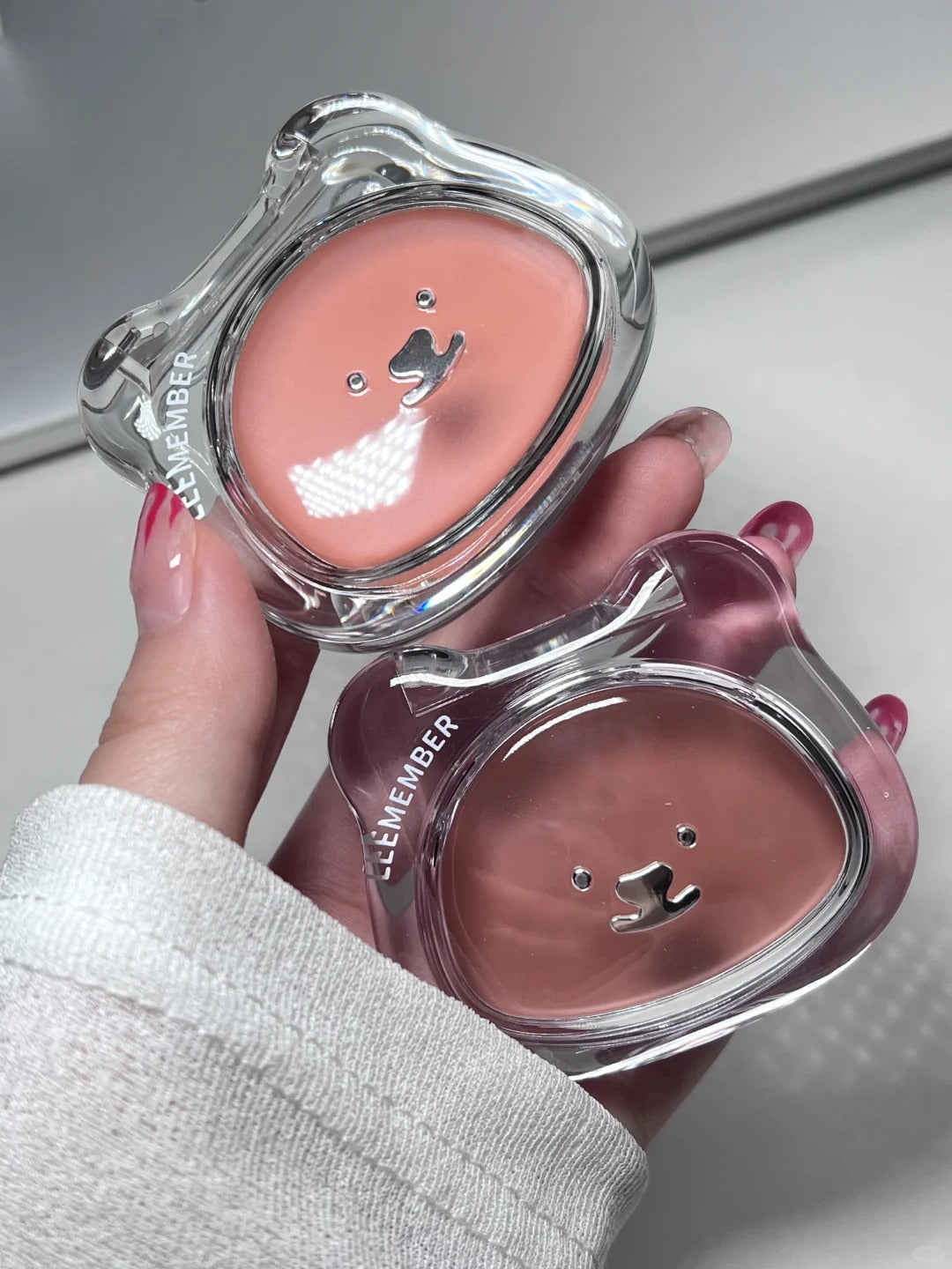 LEEMEMBER Bear Watery Light Multi-use Makeup Cream for Blusher & Highlighter T4310