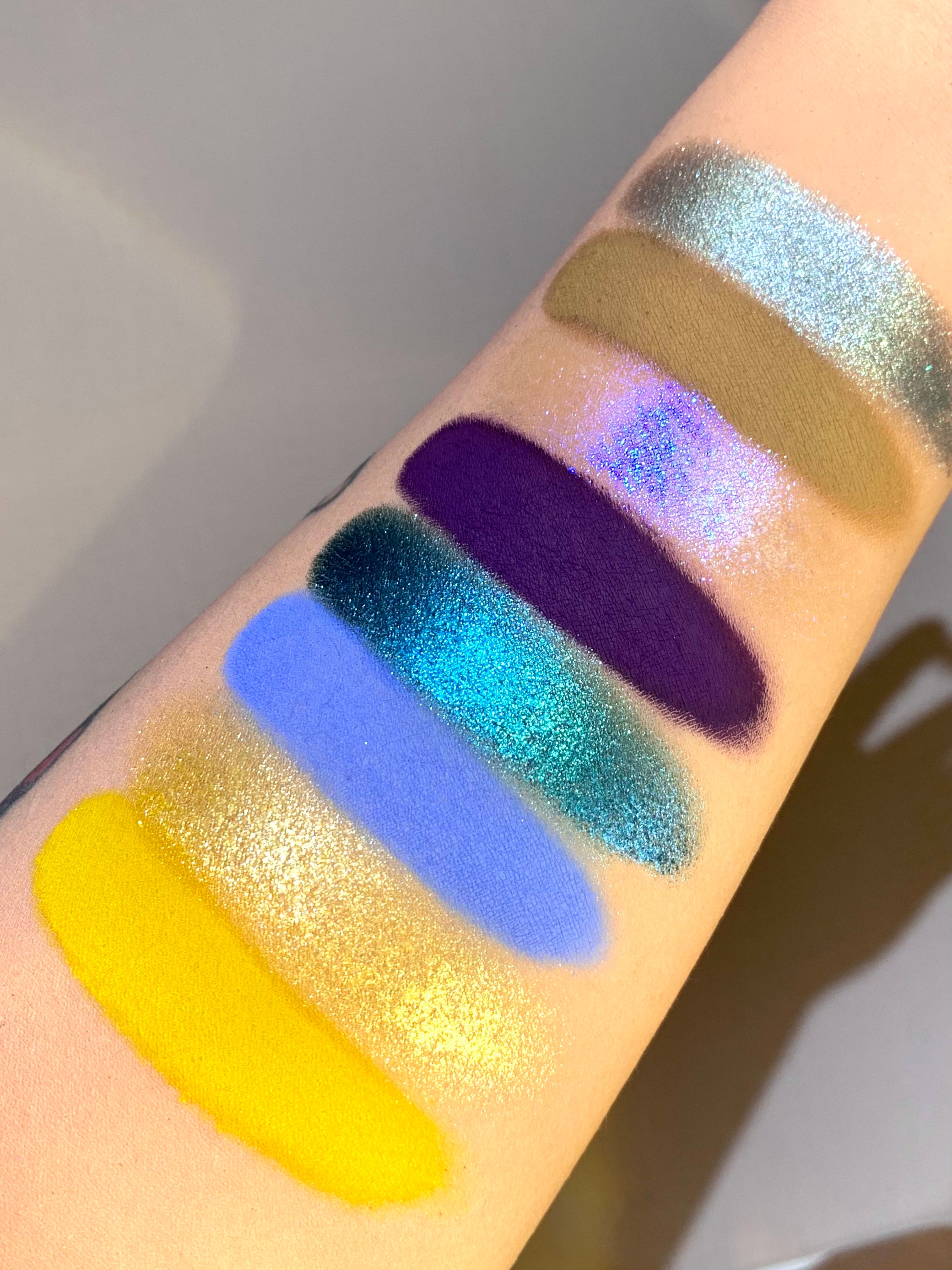 Narimi Midnight Narcissus 8-Color Chameleon Eyeshadow Palette (9.0) T5139