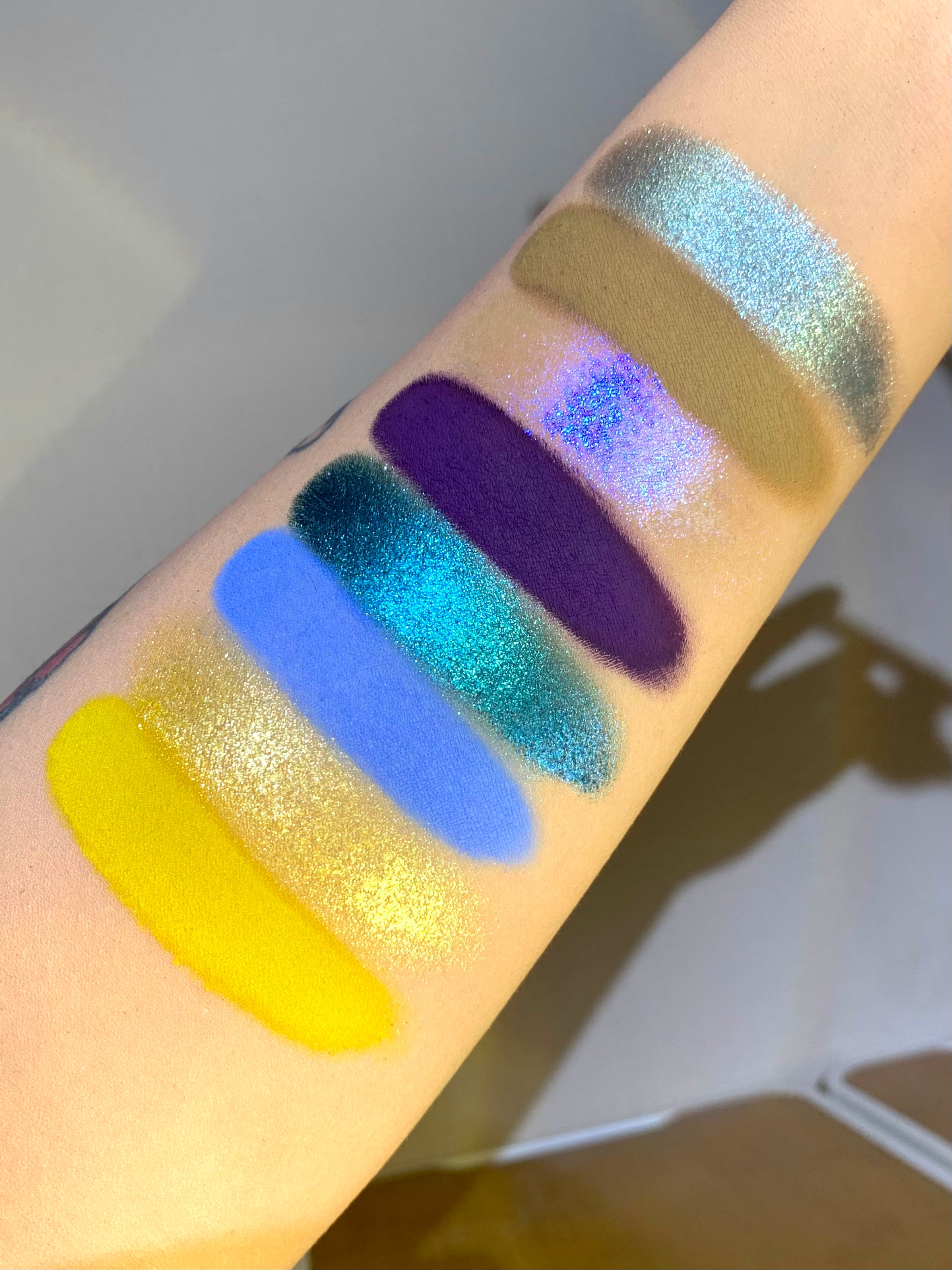 Narimi Midnight Narcissus 8-Color Chameleon Eyeshadow Palette (9.0) T5139