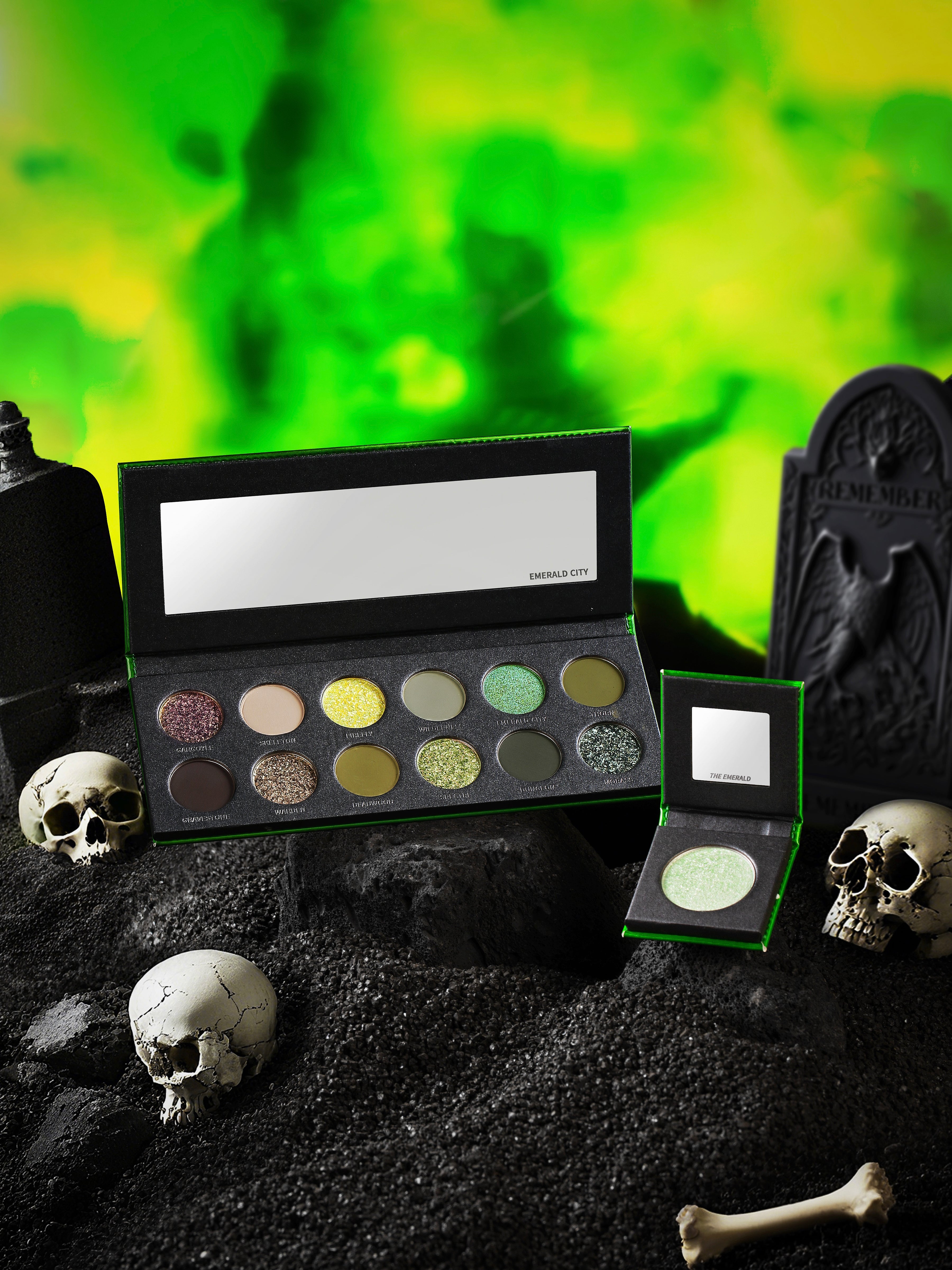 KRYPTEIN COSMETICS Emerald City Highlighter & Eyeshadow Palette Set T5155