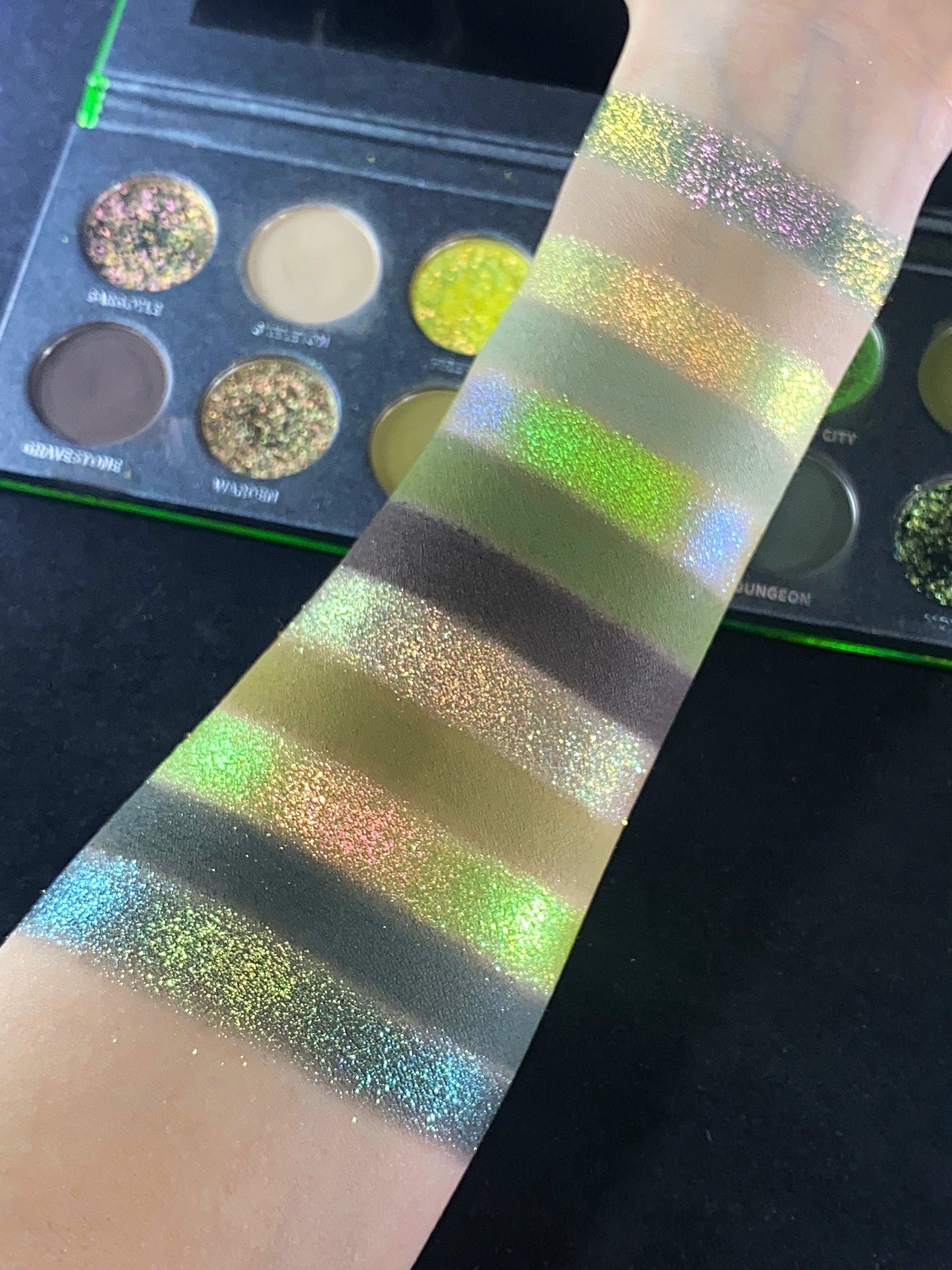 KRYPTEIN COSMETICS Emerald City Chameleon Eyeshadow Palette T5153