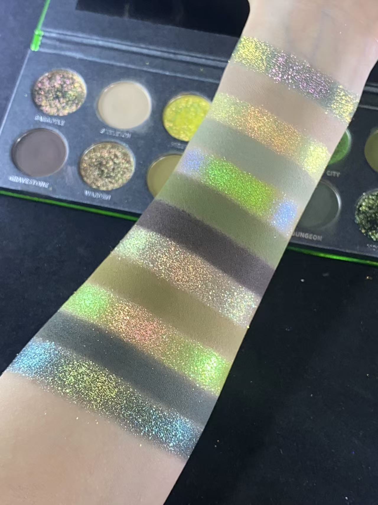 KRYPTEIN COSMETICS Emerald City Chameleon Eyeshadow Palette T5153