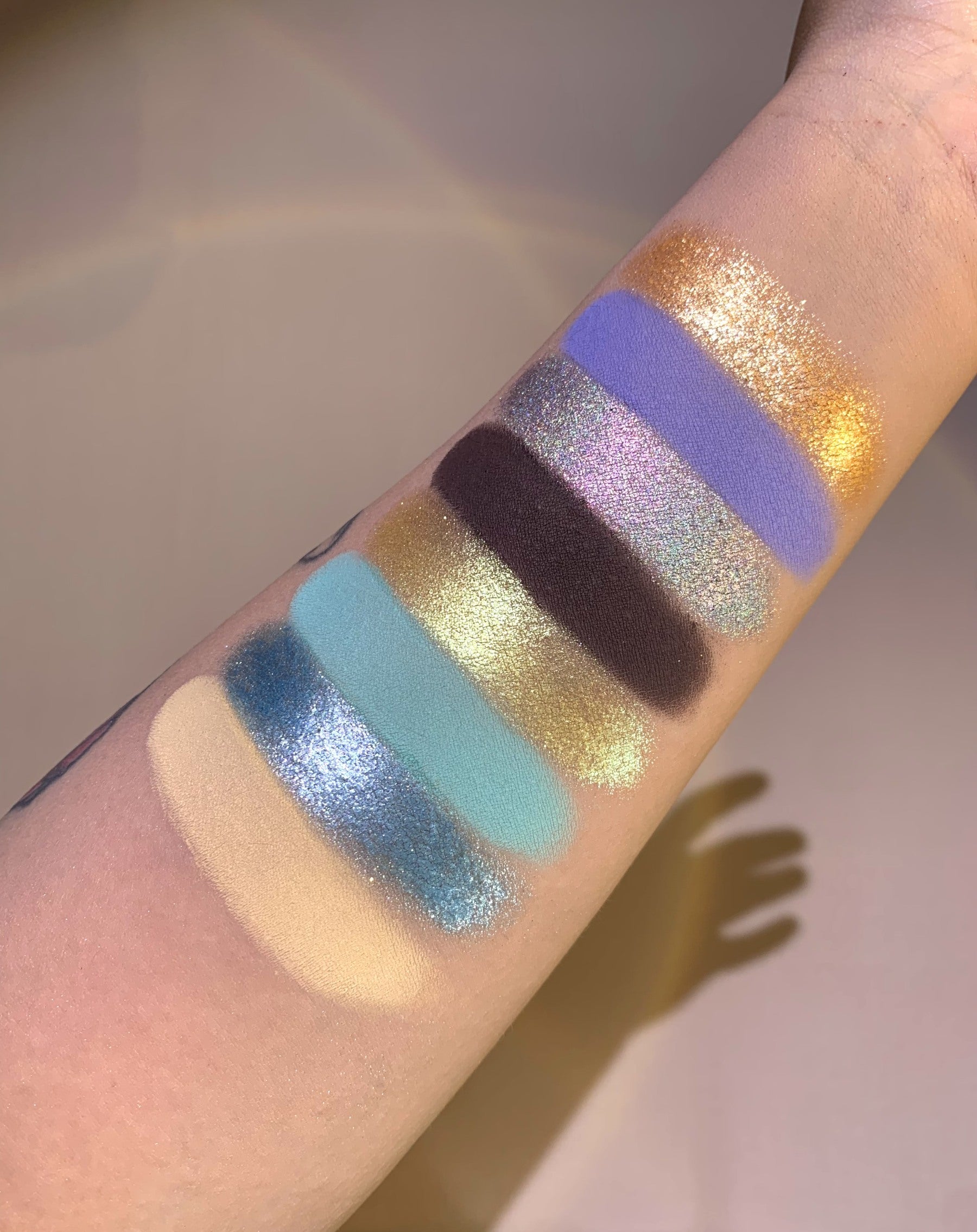 Narimi Pegasus Knight 8-Color Chameleon Eyeshadow Palette (8.0) T4619