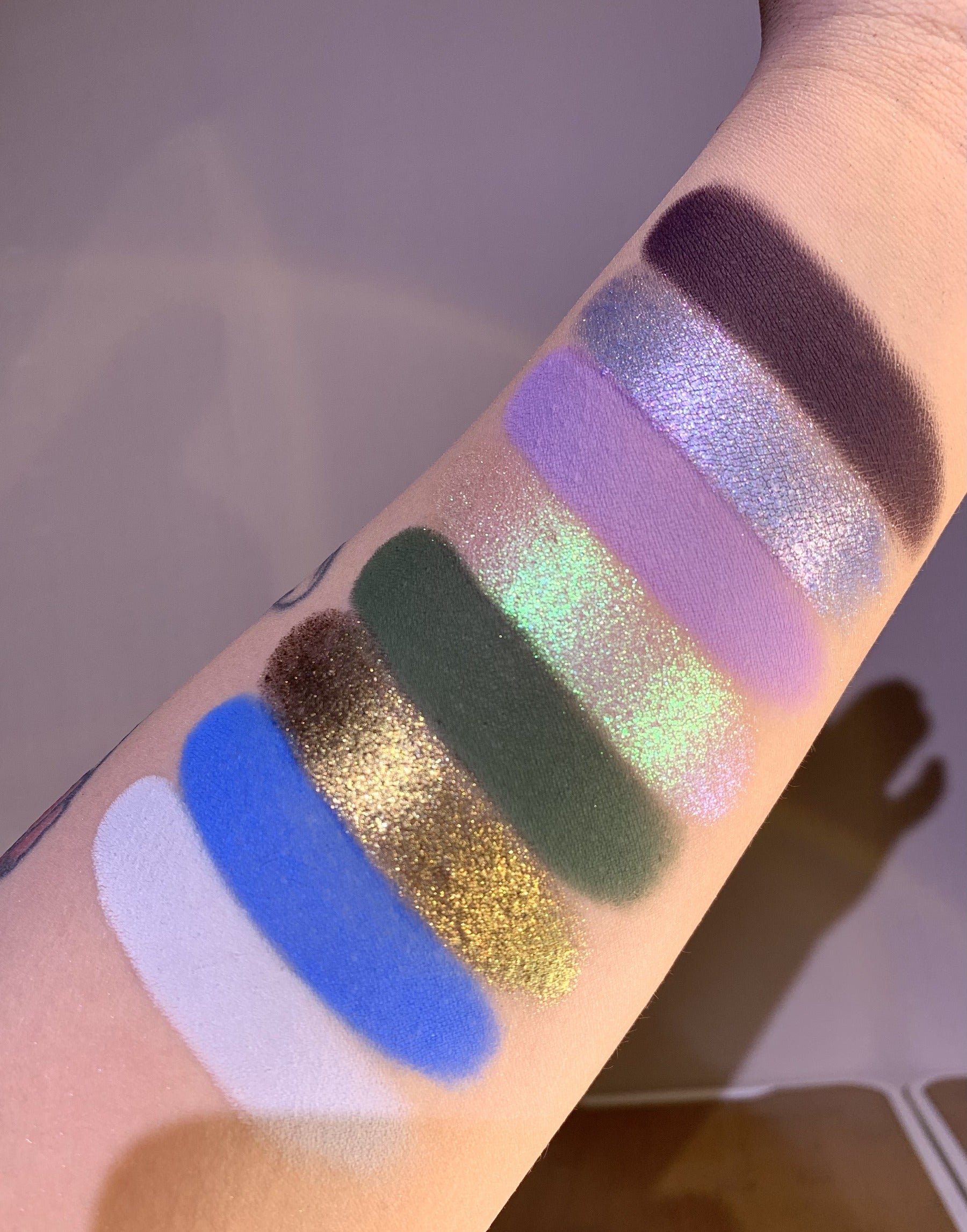 Narimi One-Eyed Count 8-Color Chameleon Eyeshadow Palette (8.0) T4618