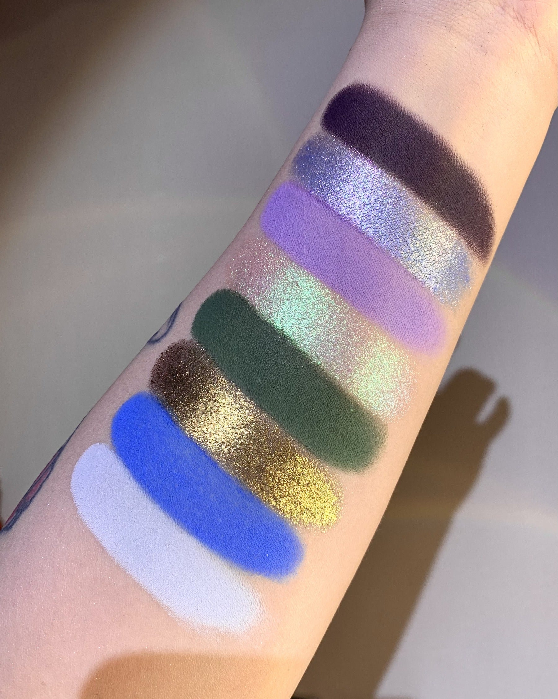 Narimi One-Eyed Count 8-Color Chameleon Eyeshadow Palette (8.0