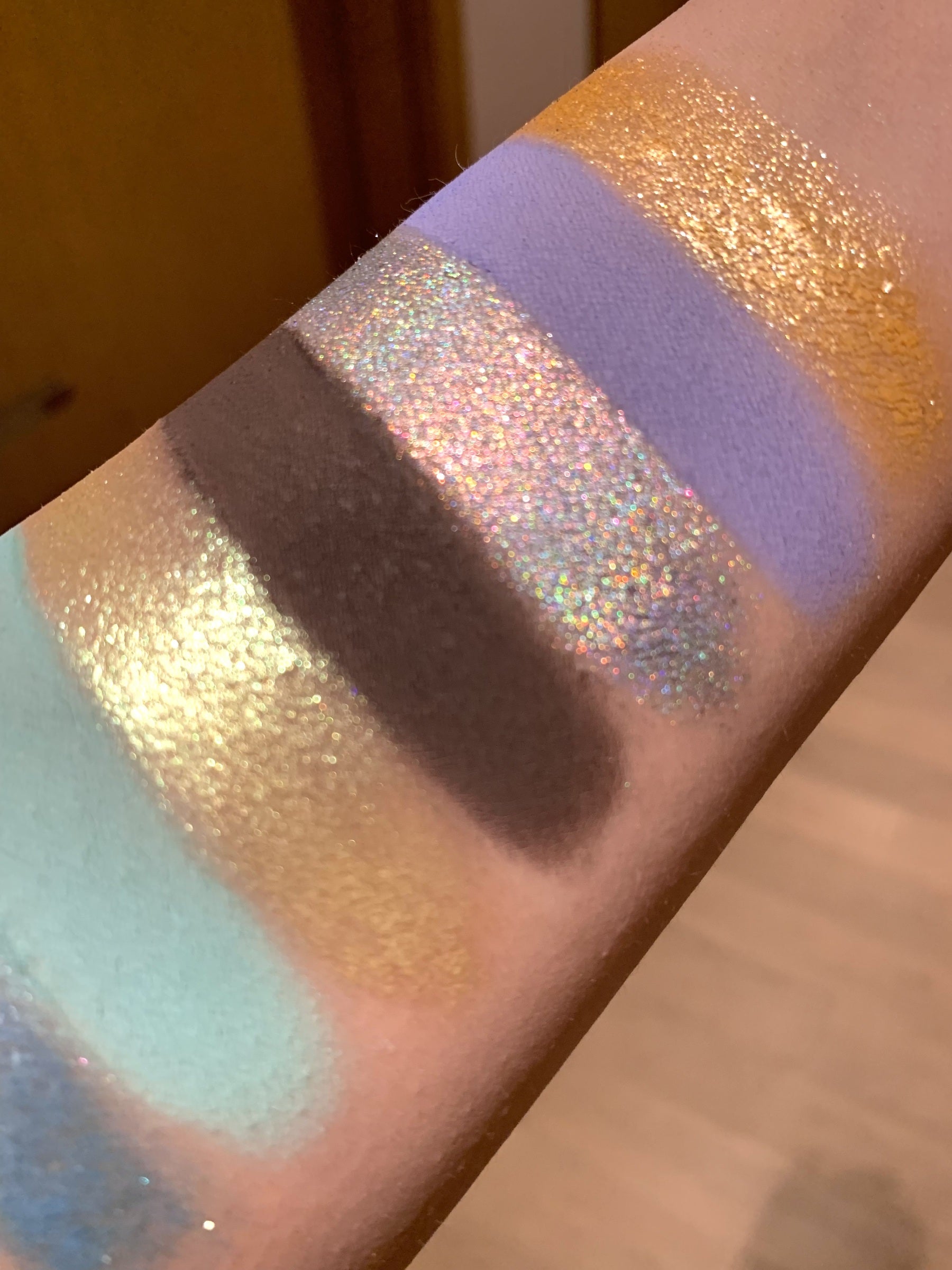 Narimi Pegasus Knight 8-Color Chameleon Eyeshadow Palette (8.0) T4619