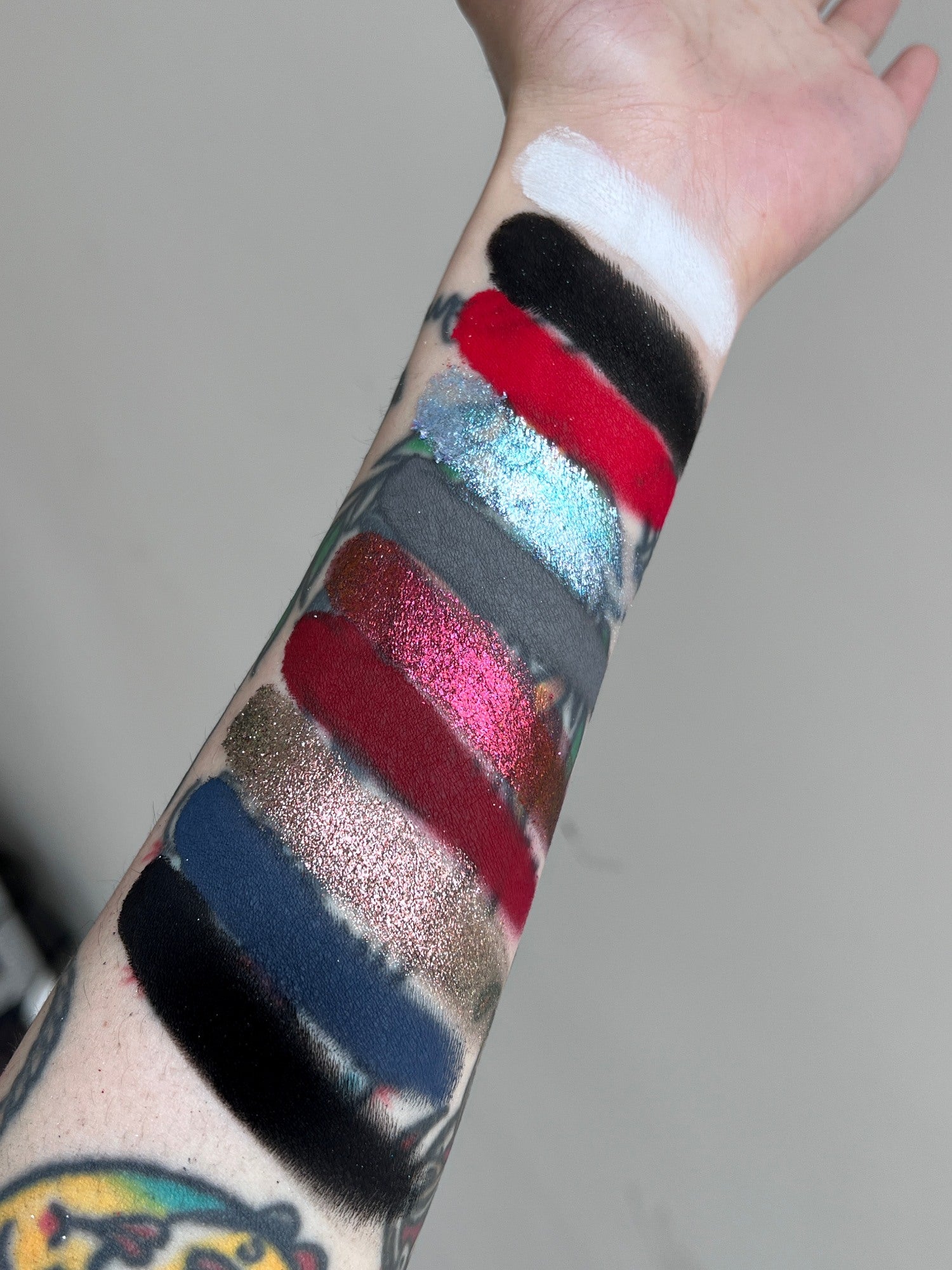 SHELLWE MAKEUP X freya86 PUNK BUNNY Chameleon Eyeshadow Palette T4936