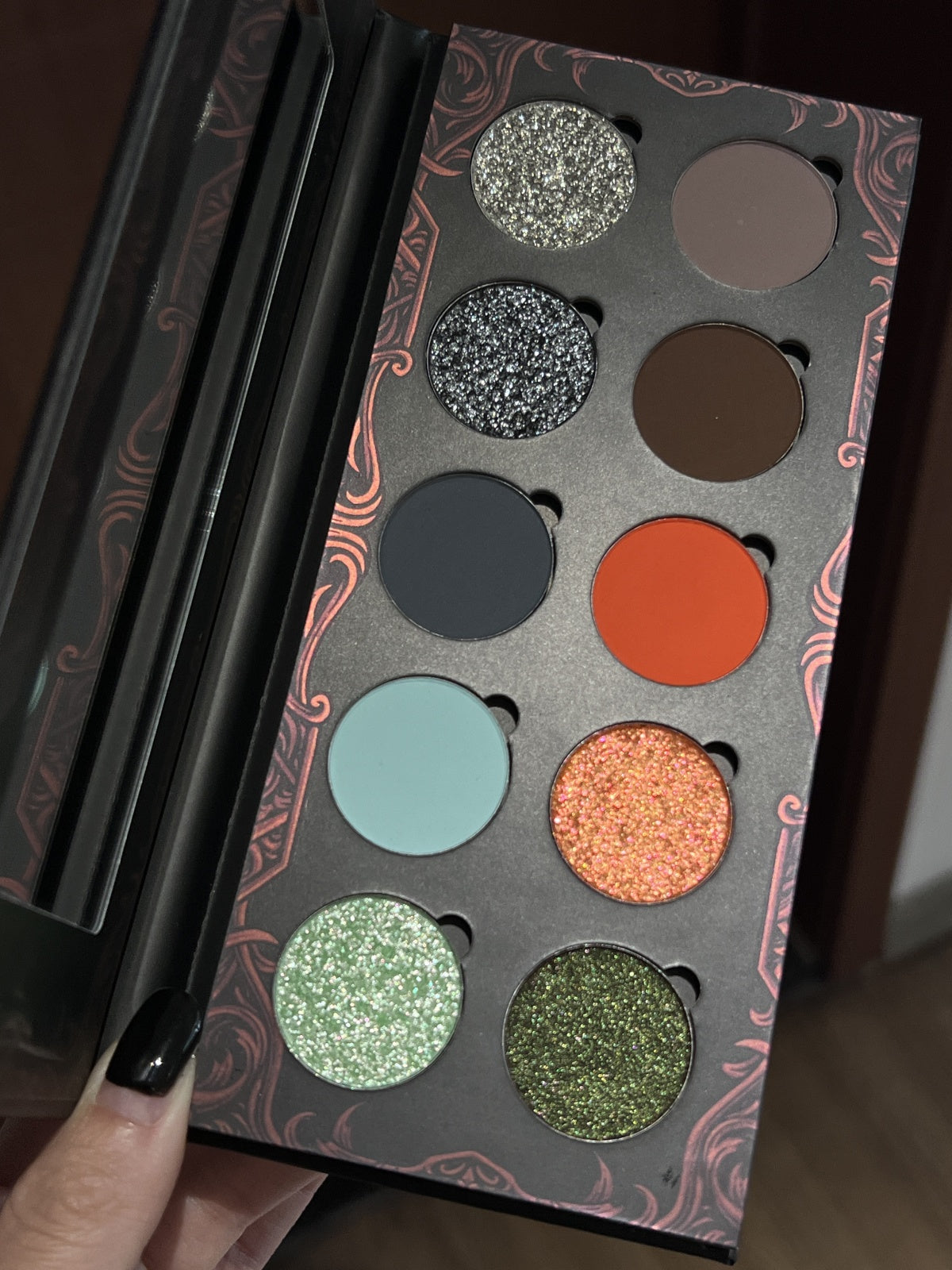 SHELLWE MAKEUP X Ghoul Nocturnal Flame Collection Eyeshadow Palette & Lip Gloss T5403