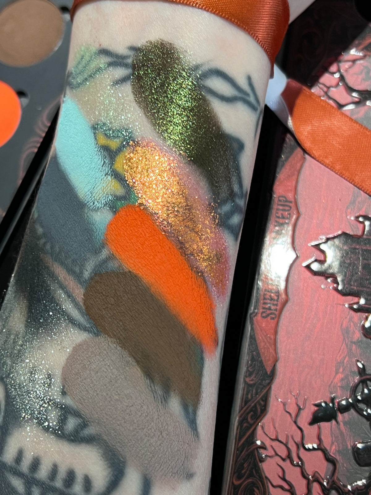 SHELLWE MAKEUP X Ghoul Nocturnal Flame Collection Eyeshadow Palette & Lip Gloss T5403