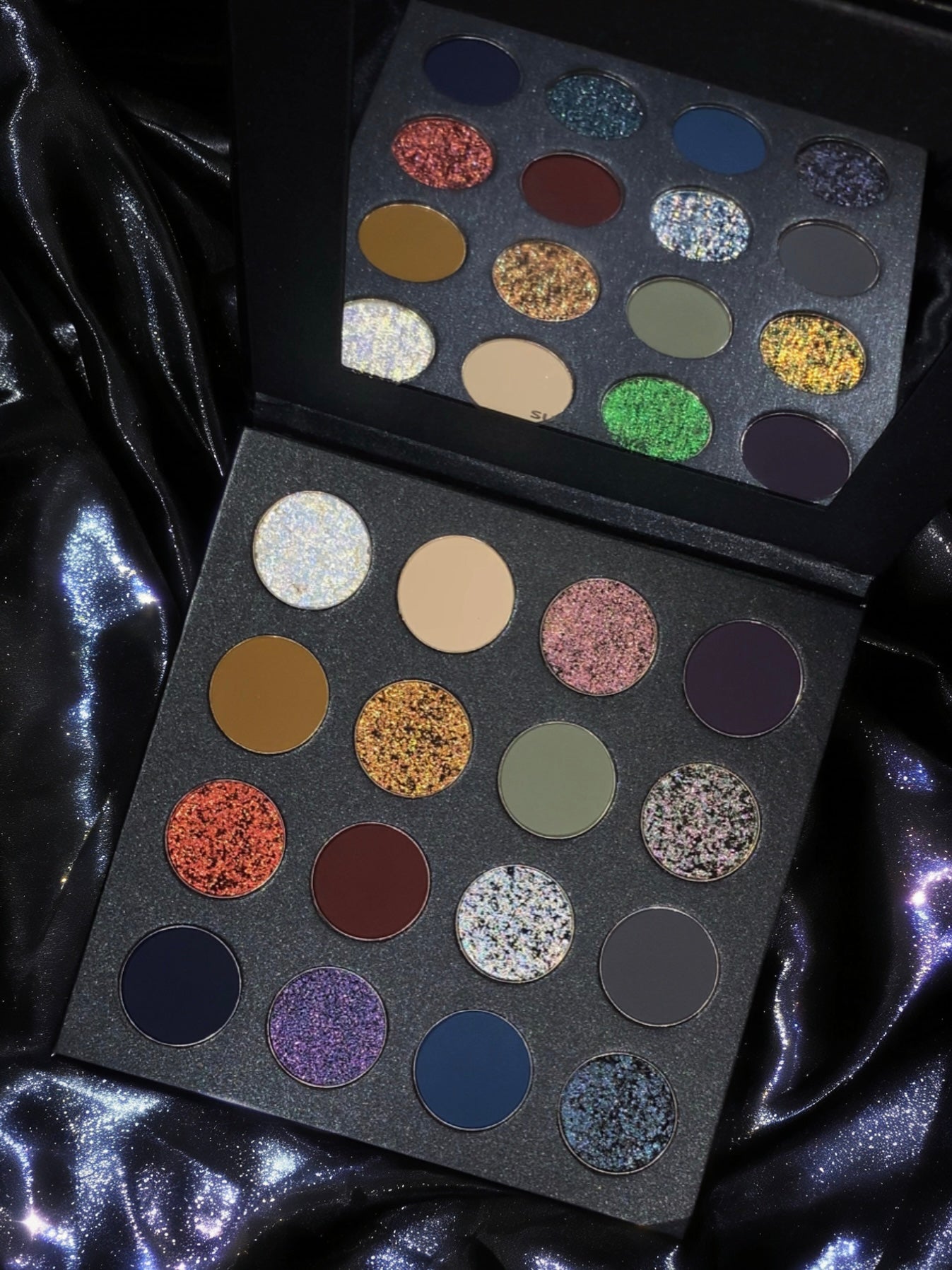 KRYPTEIN COSMETICS Supernova Chameleon Eyeshadow Palette T5668