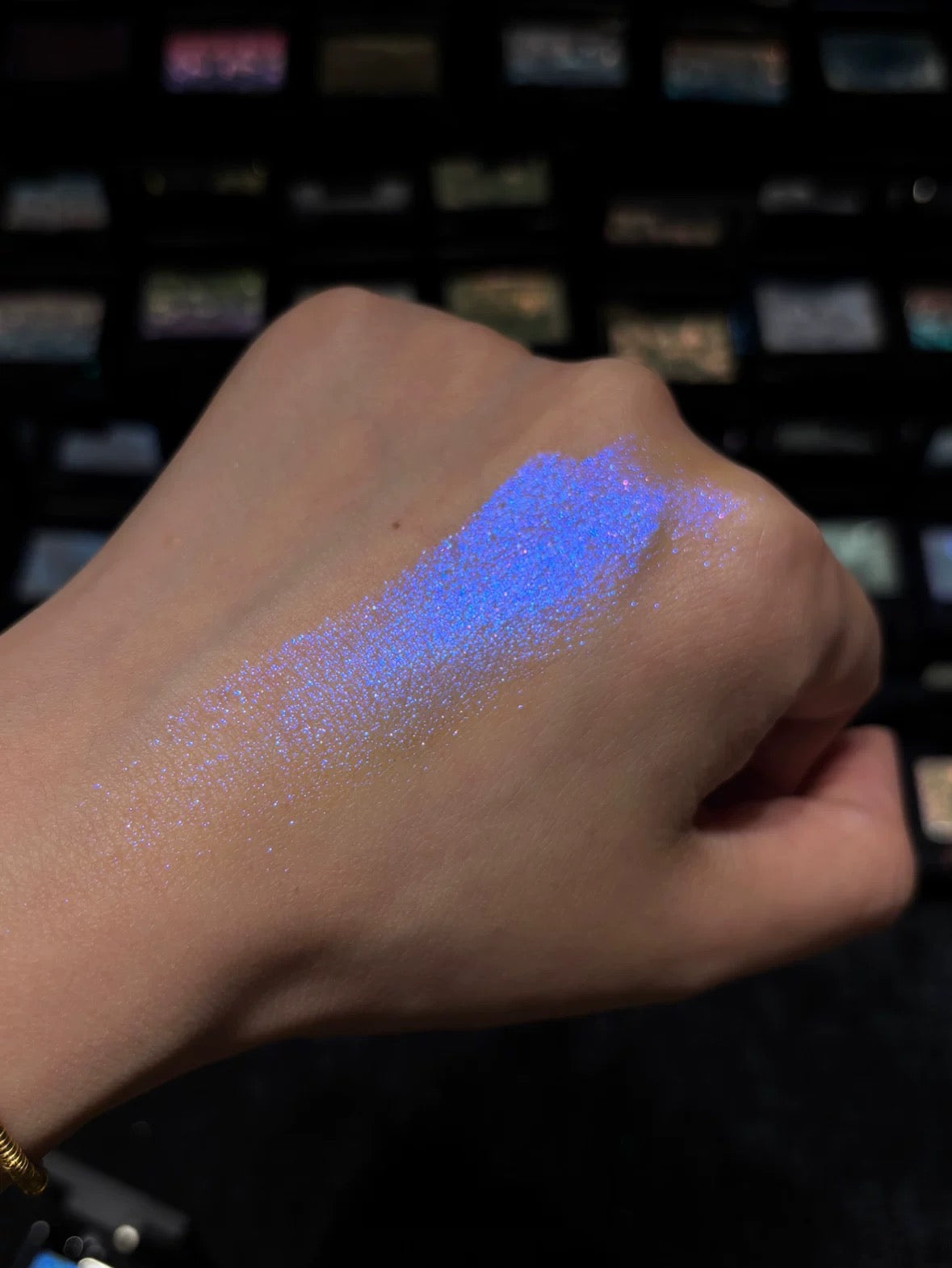 Cold N Wild Fluttering Heart Collection Super Chameleon Eyeshadow T5658