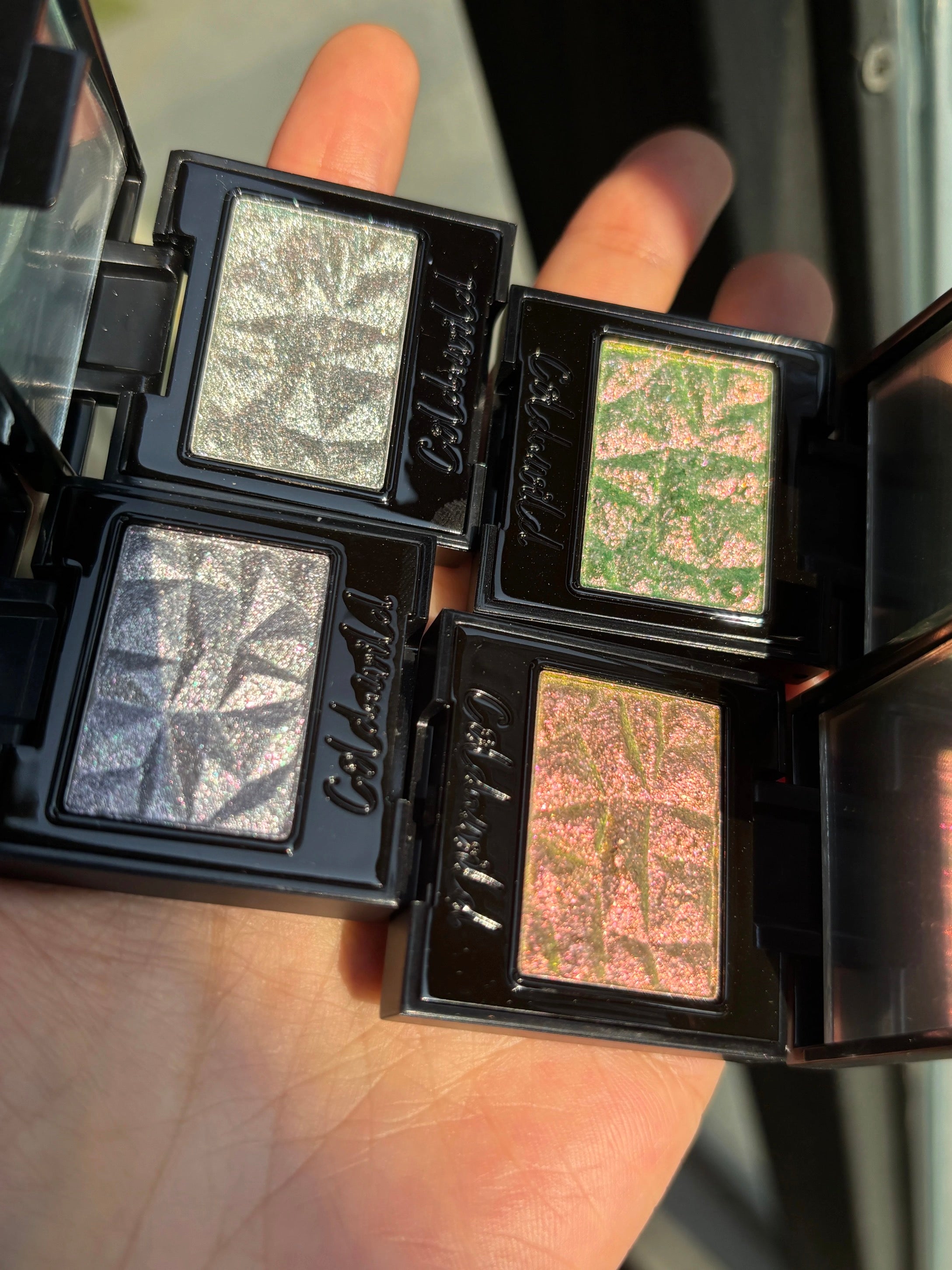 Cold N Wild Fluttering Heart Collection Super Chameleon Eyeshadow T5658