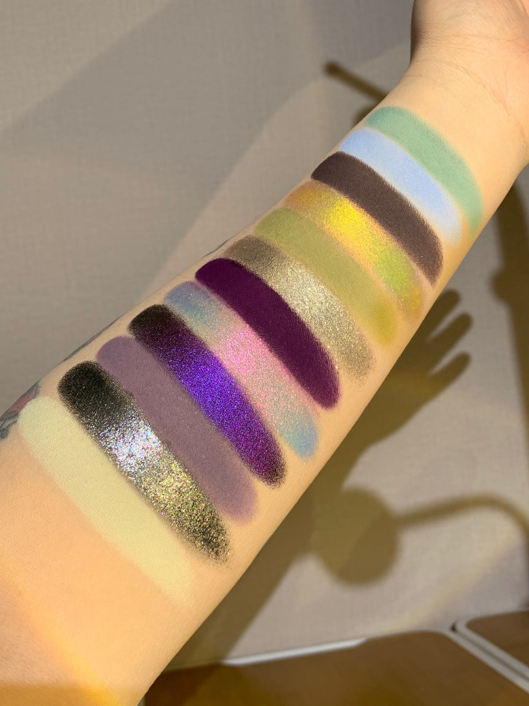 Narimi Pearl 12-Color Chameleon Eyeshadow Palette (10.0) T5799