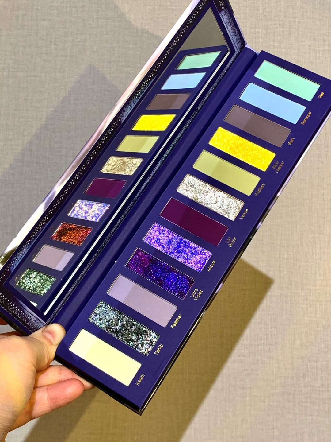 Narimi Pearl 12-Color Chameleon Eyeshadow Palette (10.0) T5799