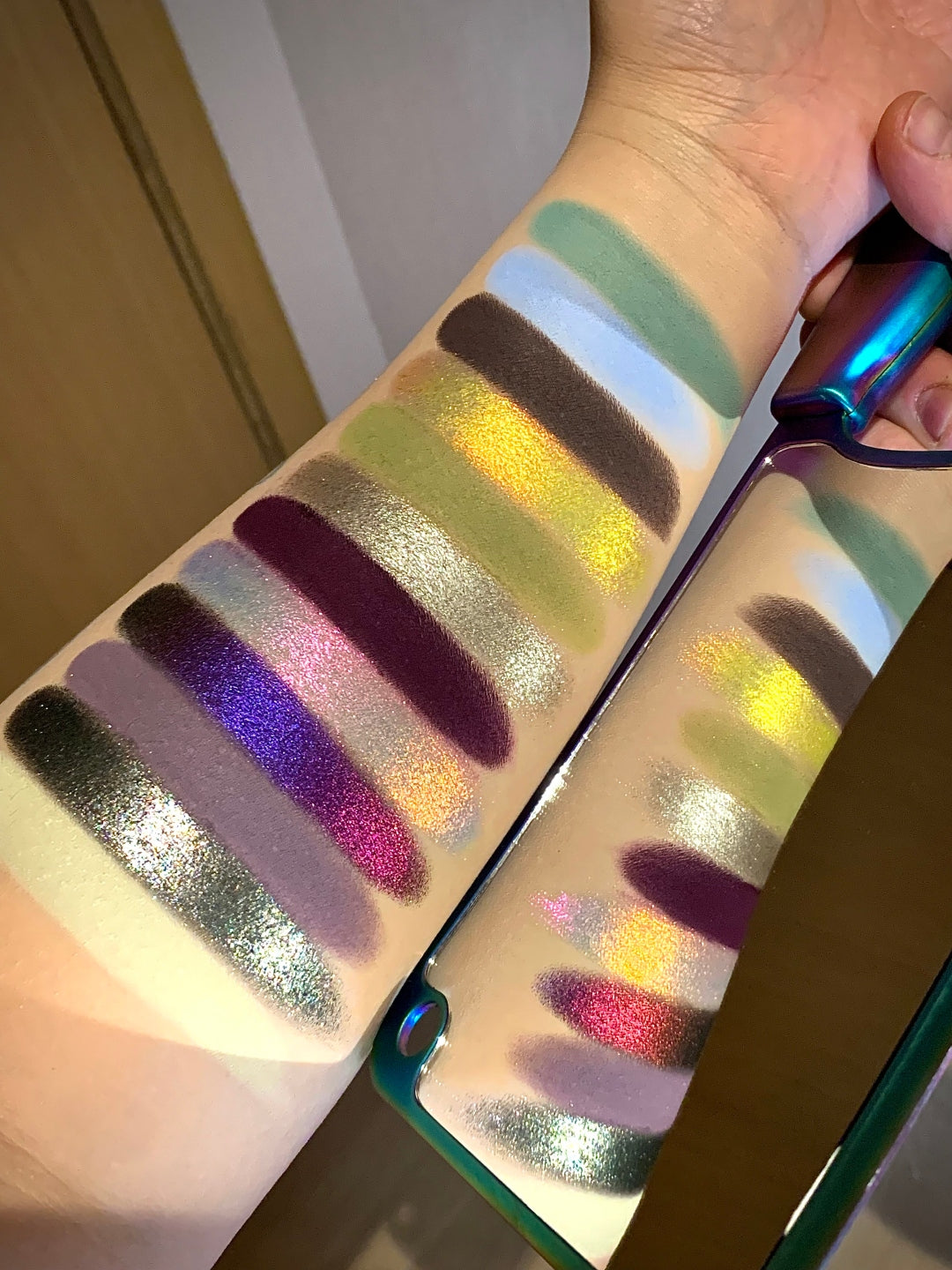 Narimi Pearl 12-Color Chameleon Eyeshadow Palette (10.0) T5799