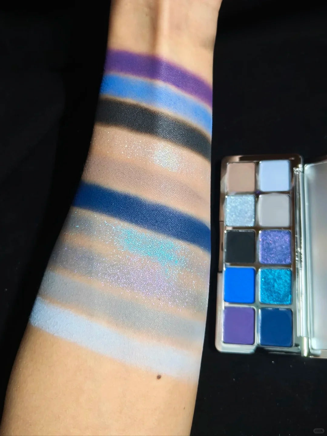 SheDella Colorful Dream 10-Color Eyeshadow Palette T4434