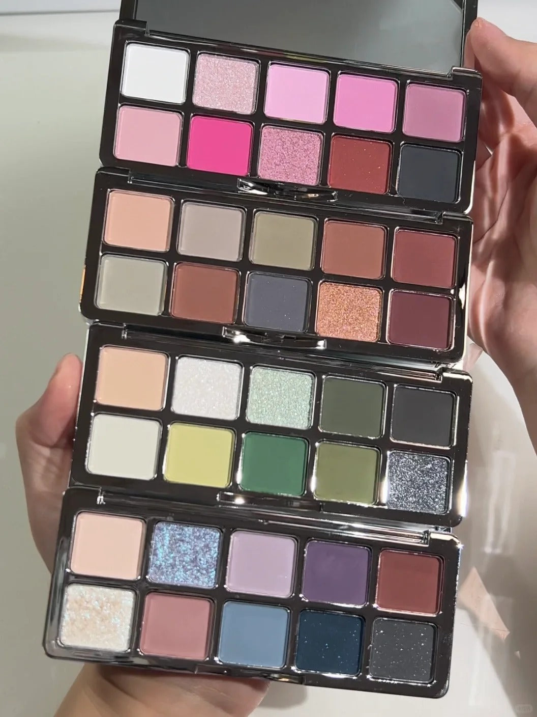 SheDella Colorful Dream 10-Color Eyeshadow Palette T4434