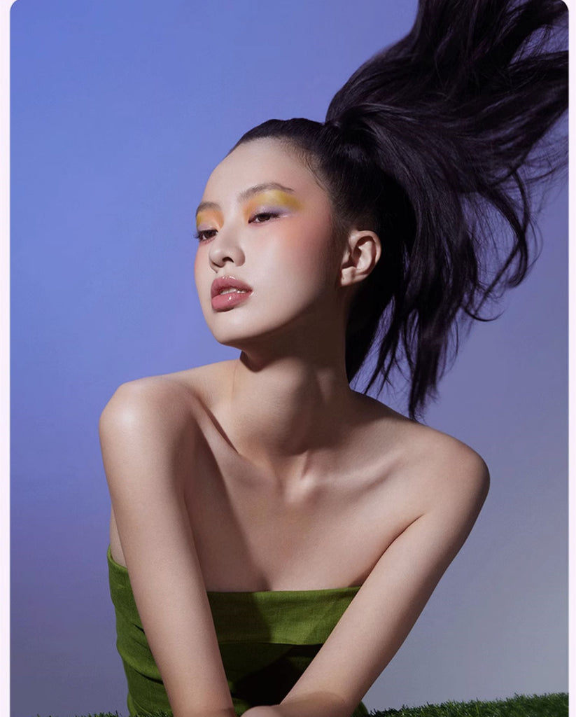 QianYan 4 Colors Diamond Flash & Polarized Eyeshadow Palette T3675