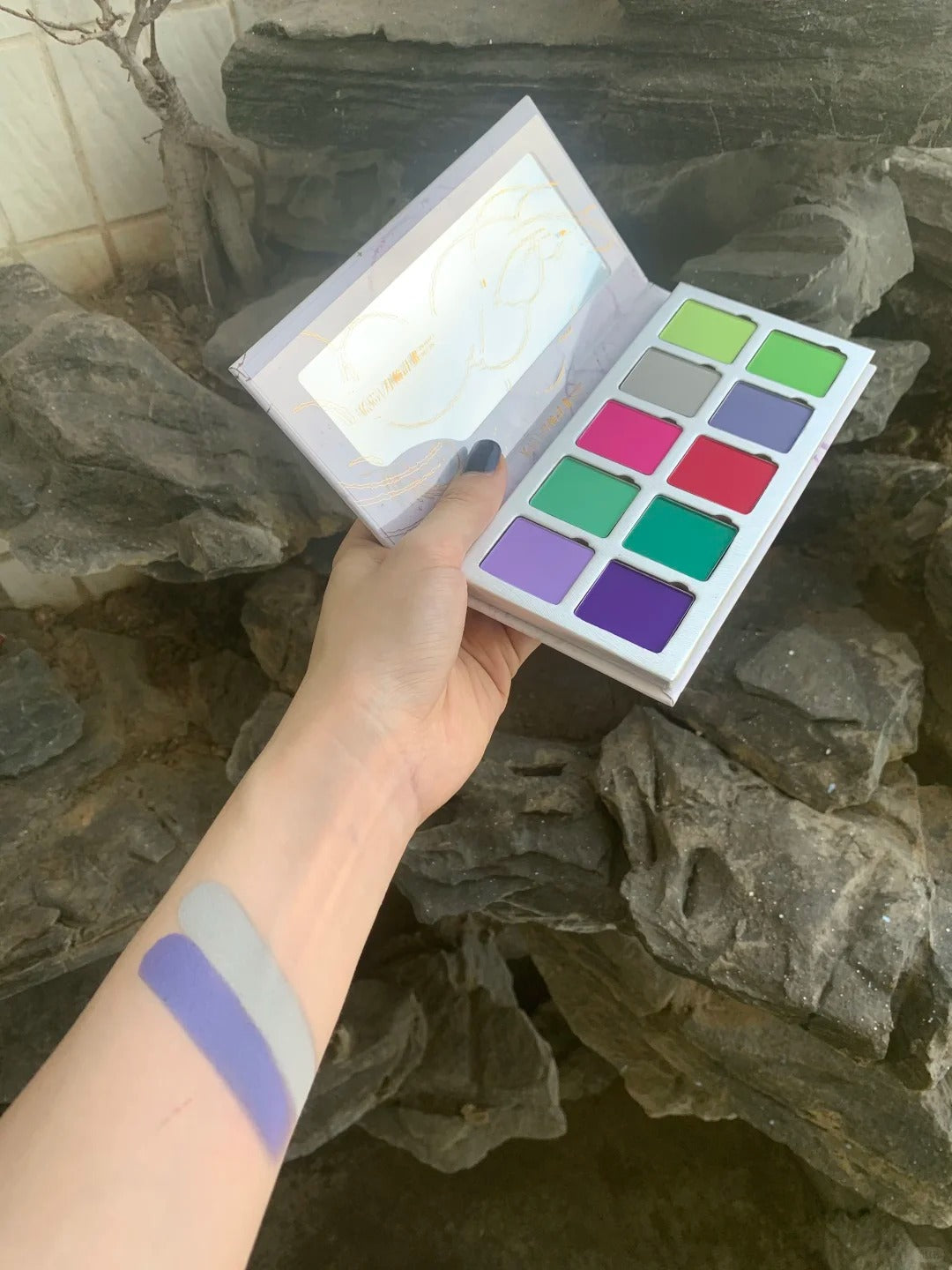 DRAMO Moon Season Eyeshadow Palette 011 Mythical Chroma T5349