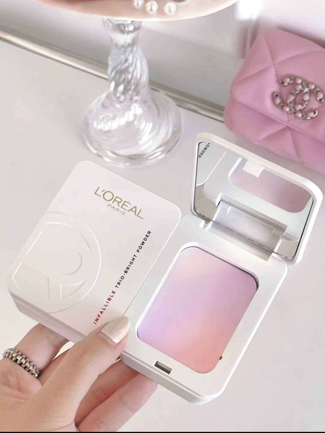 L'Oréal 3-color Gradient Long-wear Princess Pressed Powder T4909