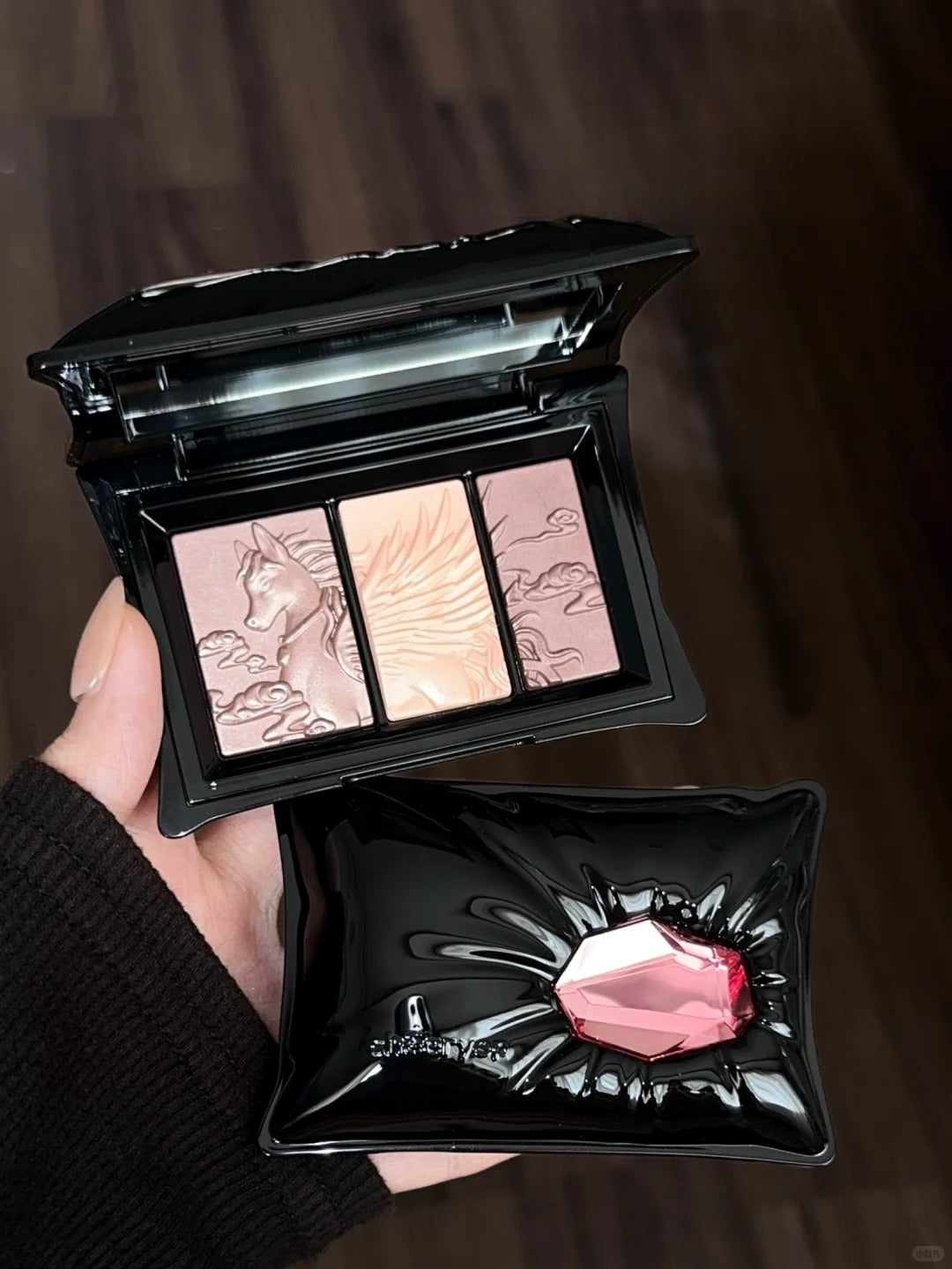 QianYan Pillow Gem Collection Highlighter & Eyeshadow Palette T5549