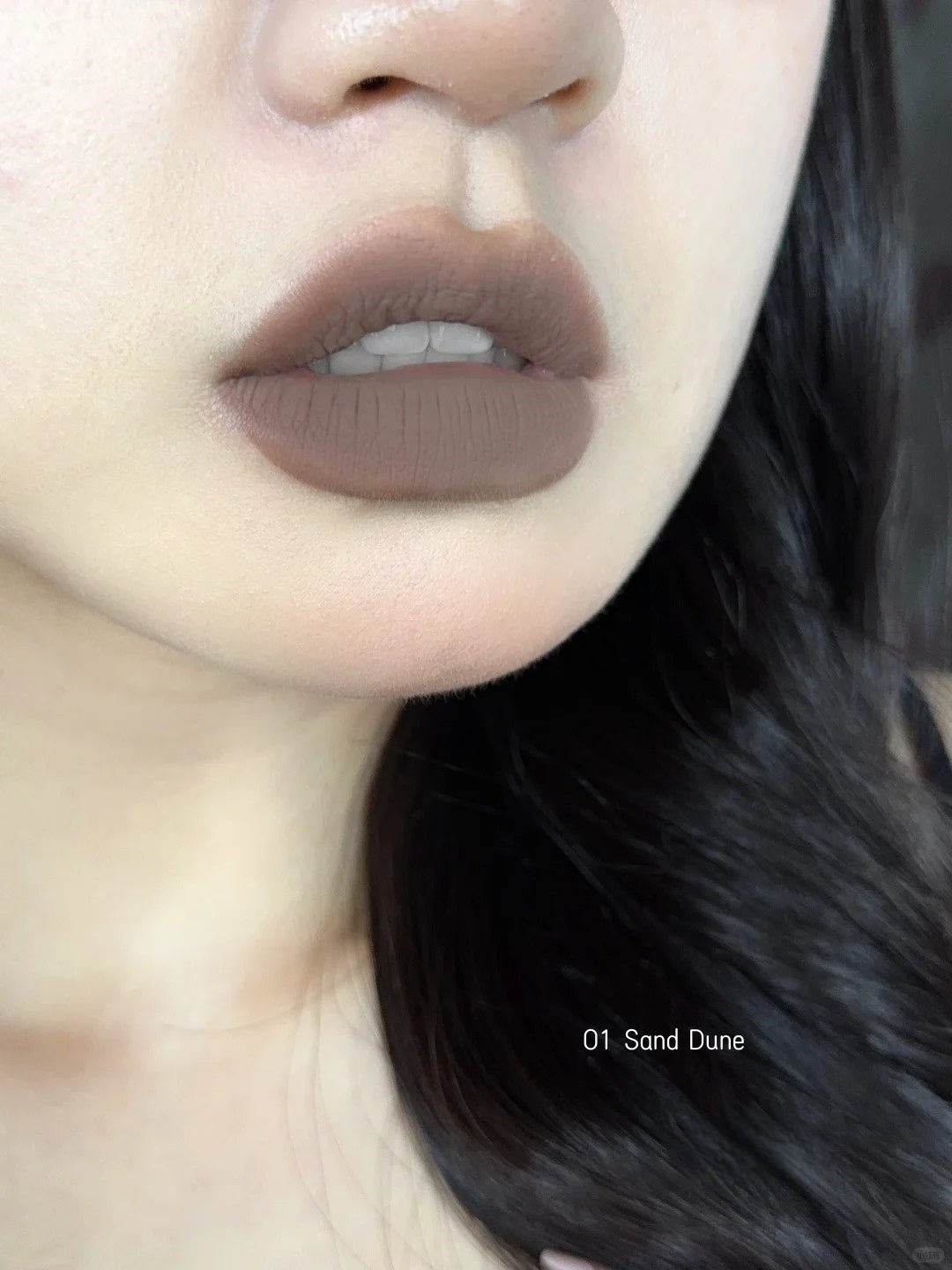 أحمر شفاه مطفي من كارميلا لجمع الأوساخ T4475