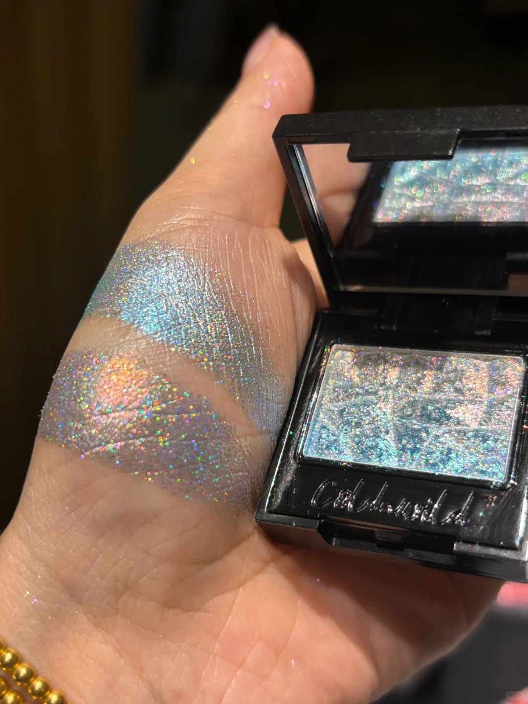 Cold N Wild Gradient Holographic Chameleon Eyeshadow #Like A Dream T5110