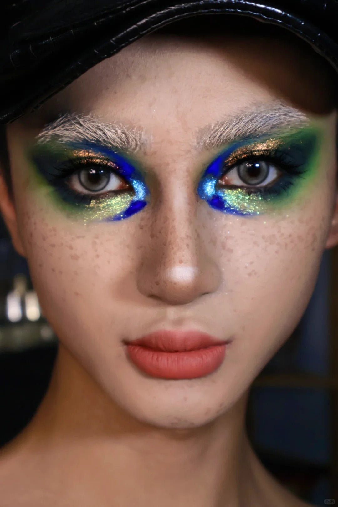 مجموعة ظلال العيون ناريمي جاكدو 8 ألوان (7.0) T4042