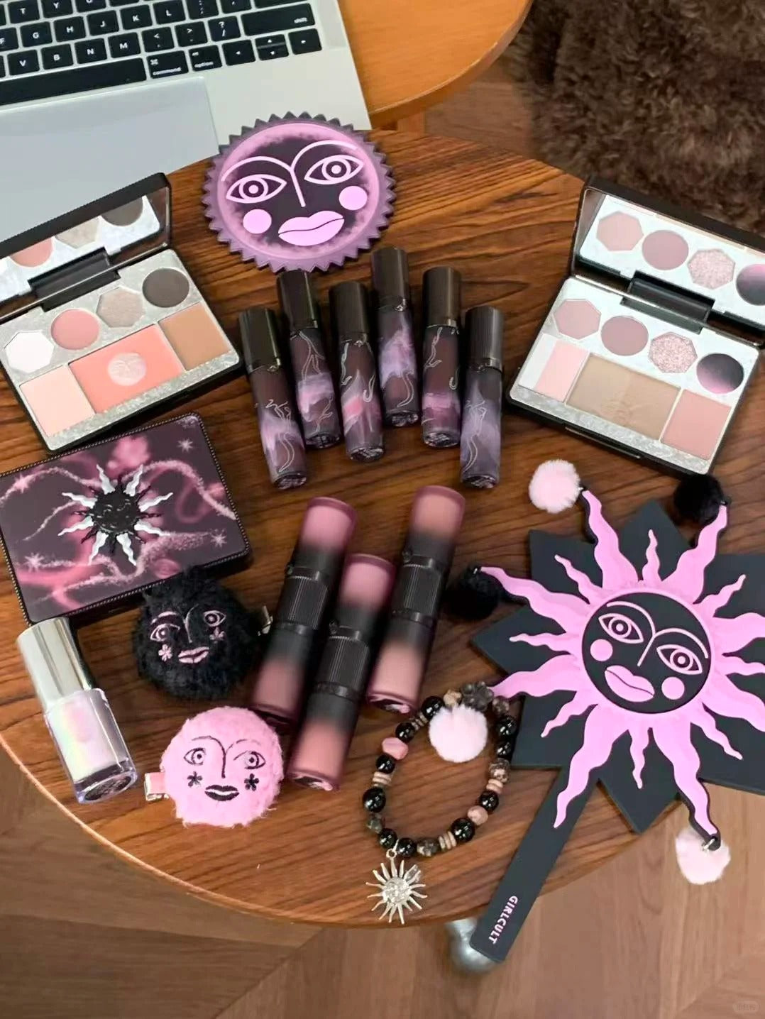 Girlcult Peach Blossom Utopia Collection Makeup Gift Box T5696