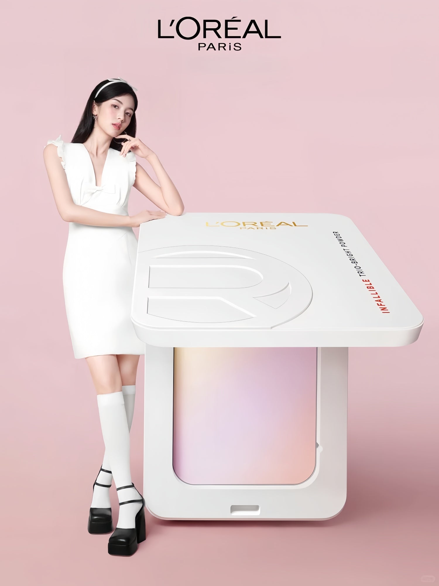 L'Oréal 3-color Gradient Long-wear Princess Pressed Powder T4909