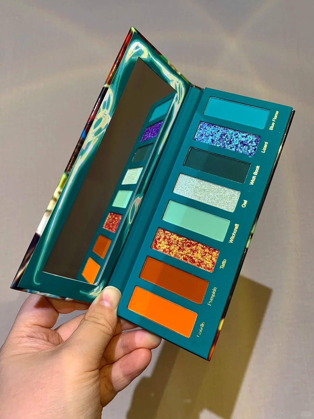 Narimi Pumpkin Spice 8-Color Chameleon Eyeshadow Palette (9.0) T5292