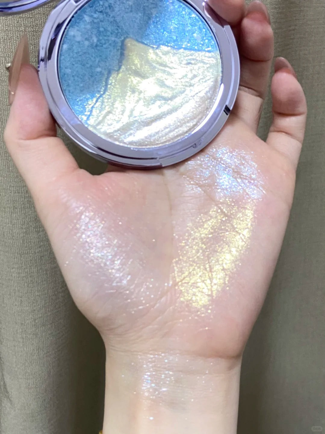 Truth'Key Golden Mountain at Sunrise Tri-Color Highlighter Cream T5790